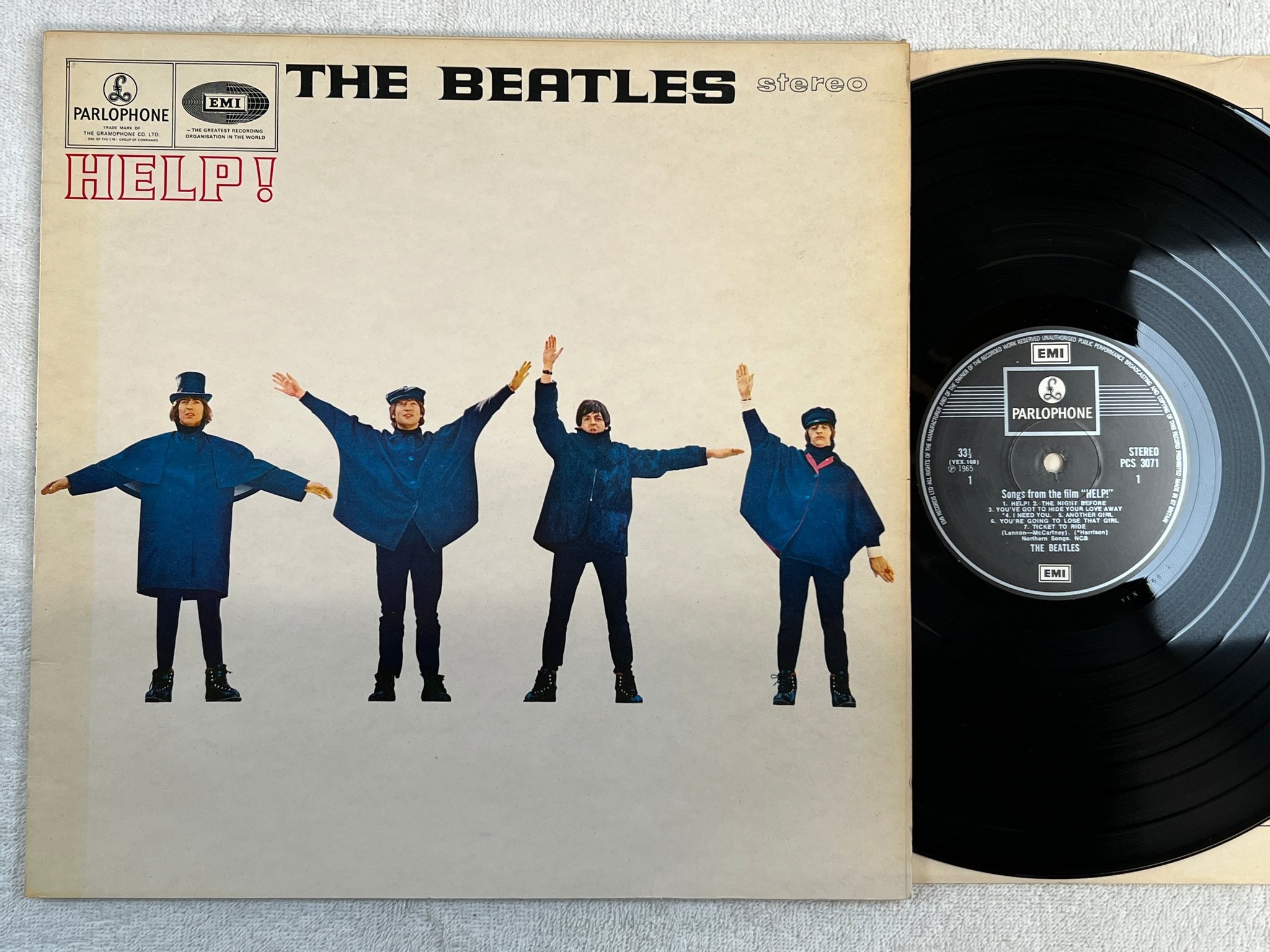 Omslagsbild för skivan THE BEATLES help! LP re UK EMI/PARLOPHONE PCS 3071