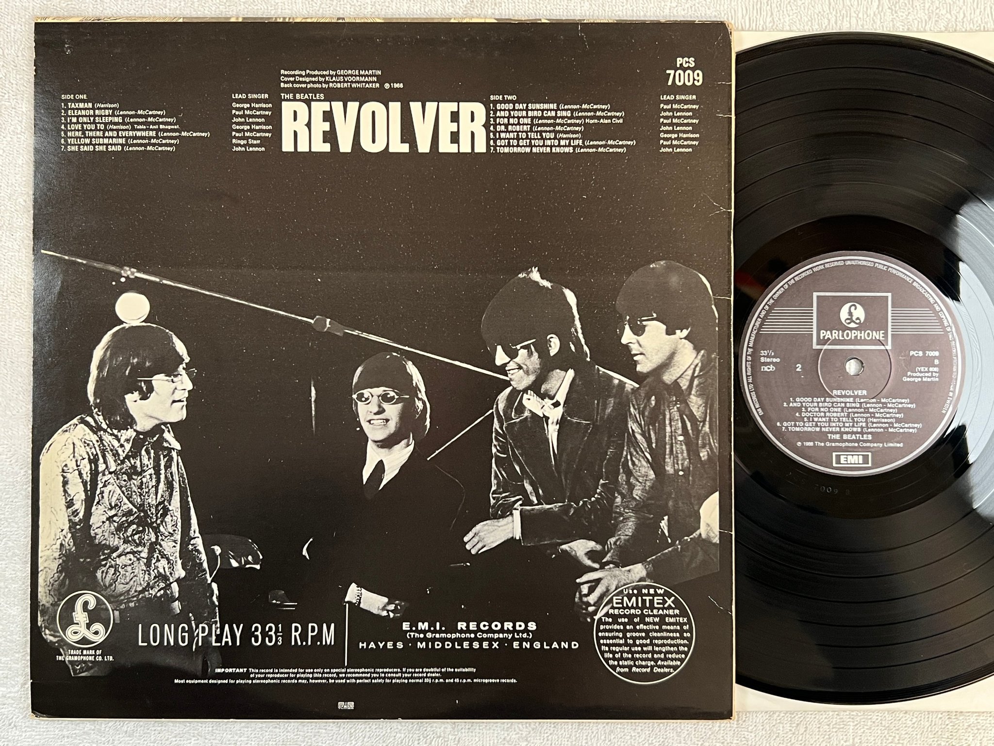 Omslagsbild för skivan THE BEATLES revolver LP re ncb EMI/PARLOPHONE PCS 7009
