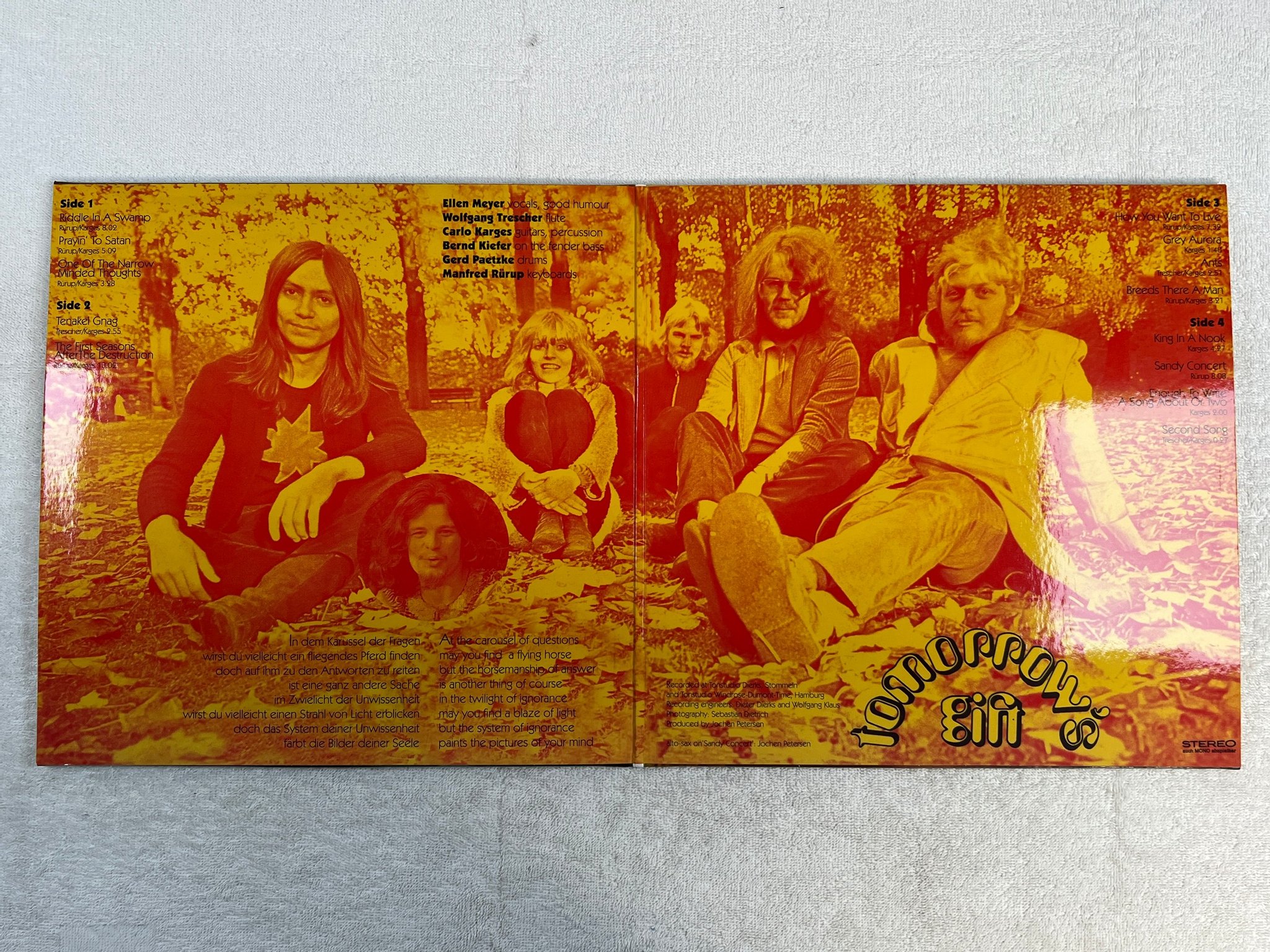 Omslagsbild för skivan TOMORROW'S GIFT s/t 2xLP -71/95 Ger SECOND BATTLE SBLP 017 kraut