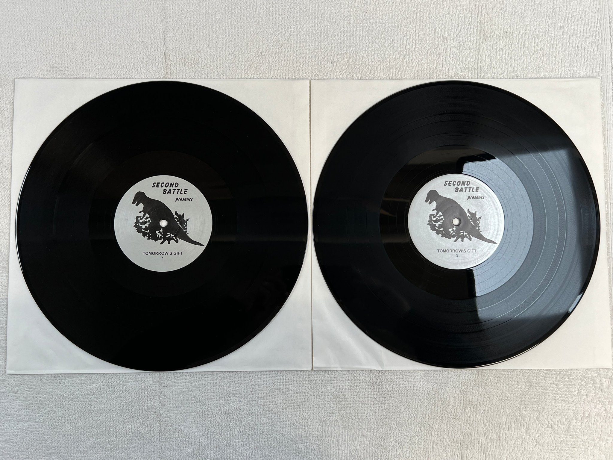 Omslagsbild för skivan TOMORROW'S GIFT s/t 2xLP -71/95 Ger SECOND BATTLE SBLP 017 kraut