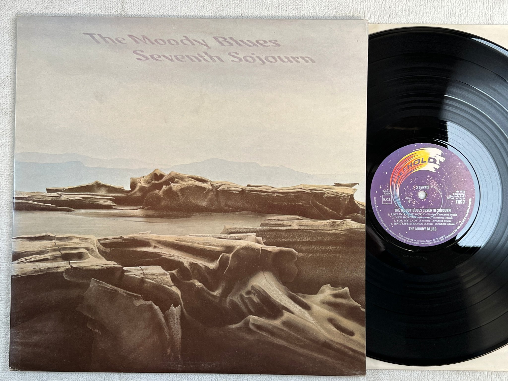 Omslagsbild för skivan THE MOODY BLUES seventh sojourn LP -72 UK THRESHOLD THS 7