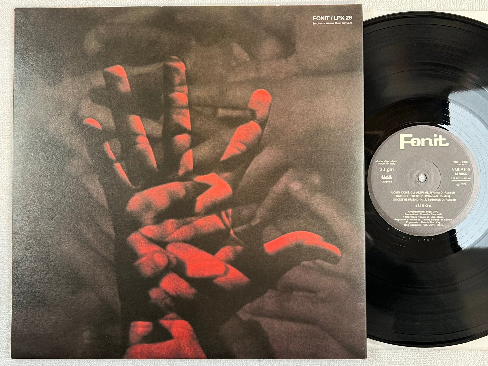 Omslagsbild för skivan UNO s/t LP re -74/2006 Ita VINYL MAGIC VMLP 109 prog rock