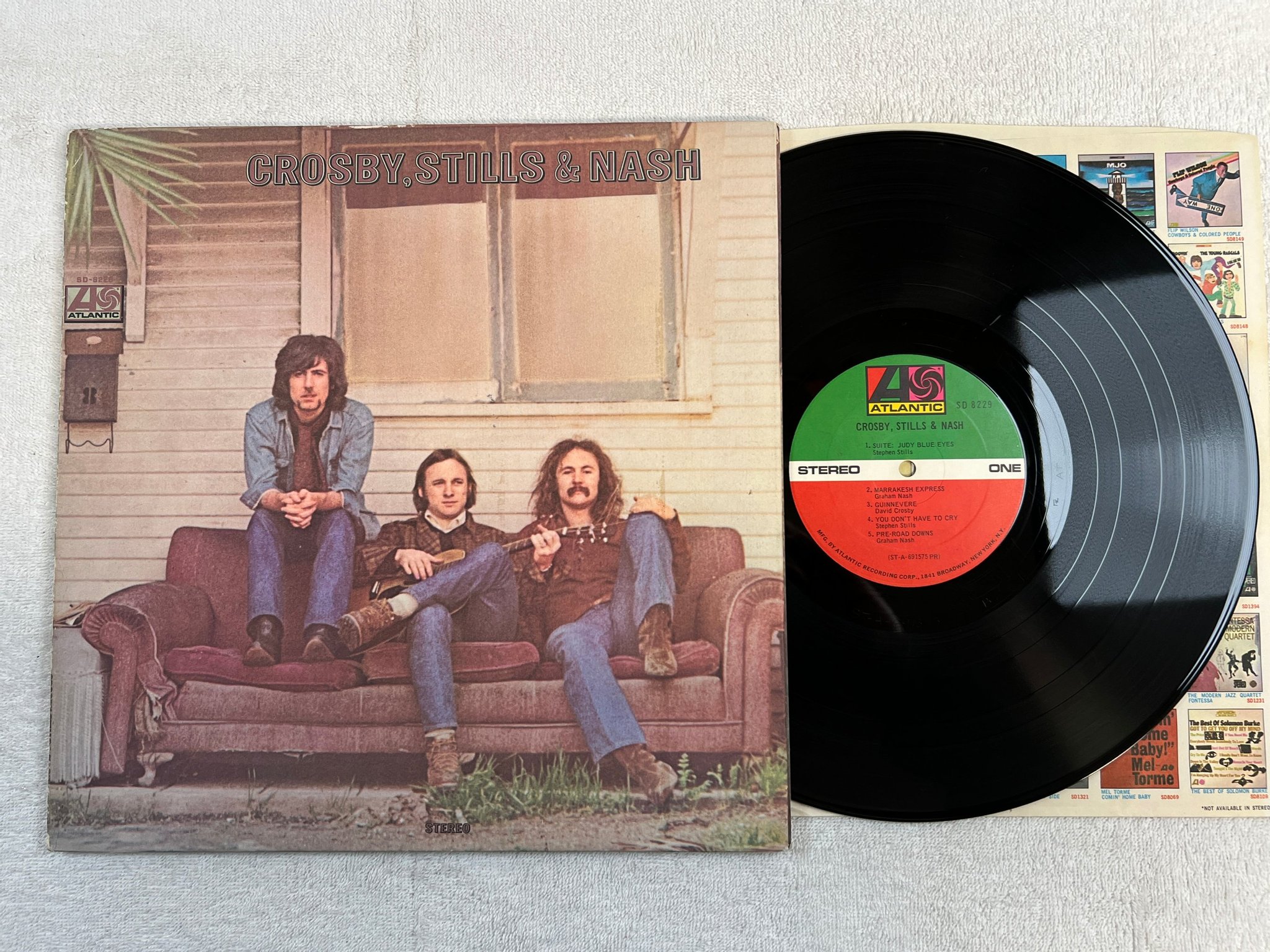 Omslagsbild för skivan CROSBY STILLS / NASH s/t LP US ATLANTIC SD 8229 