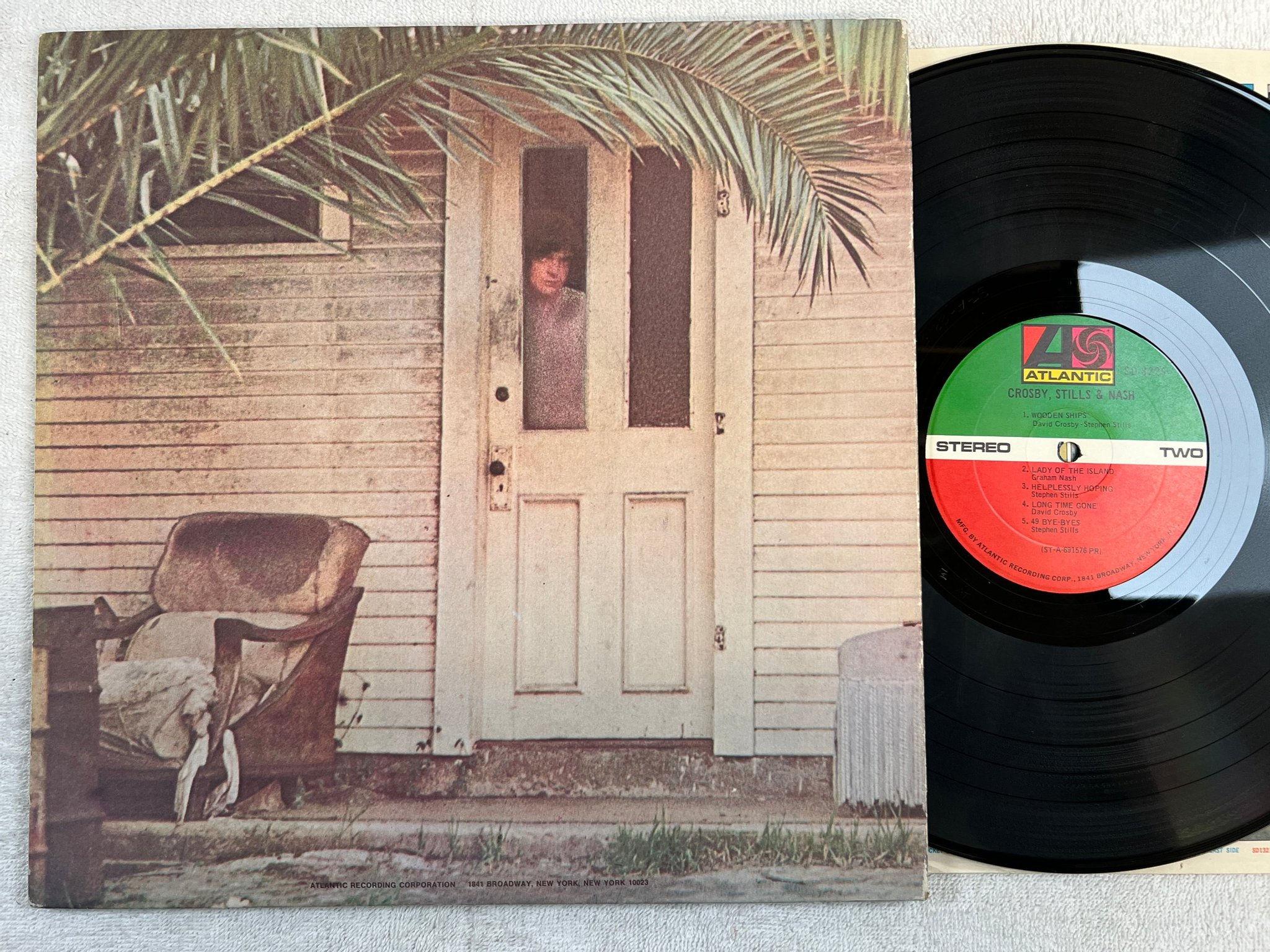 Omslagsbild för skivan CROSBY STILLS / NASH s/t LP US ATLANTIC SD 8229 
