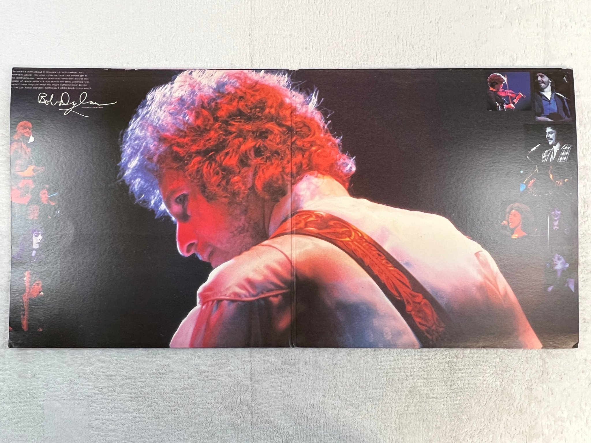 Omslagsbild för skivan BOB DYLAN at budokan 2xLP -78 UK CBS S CBS 83692 + poster