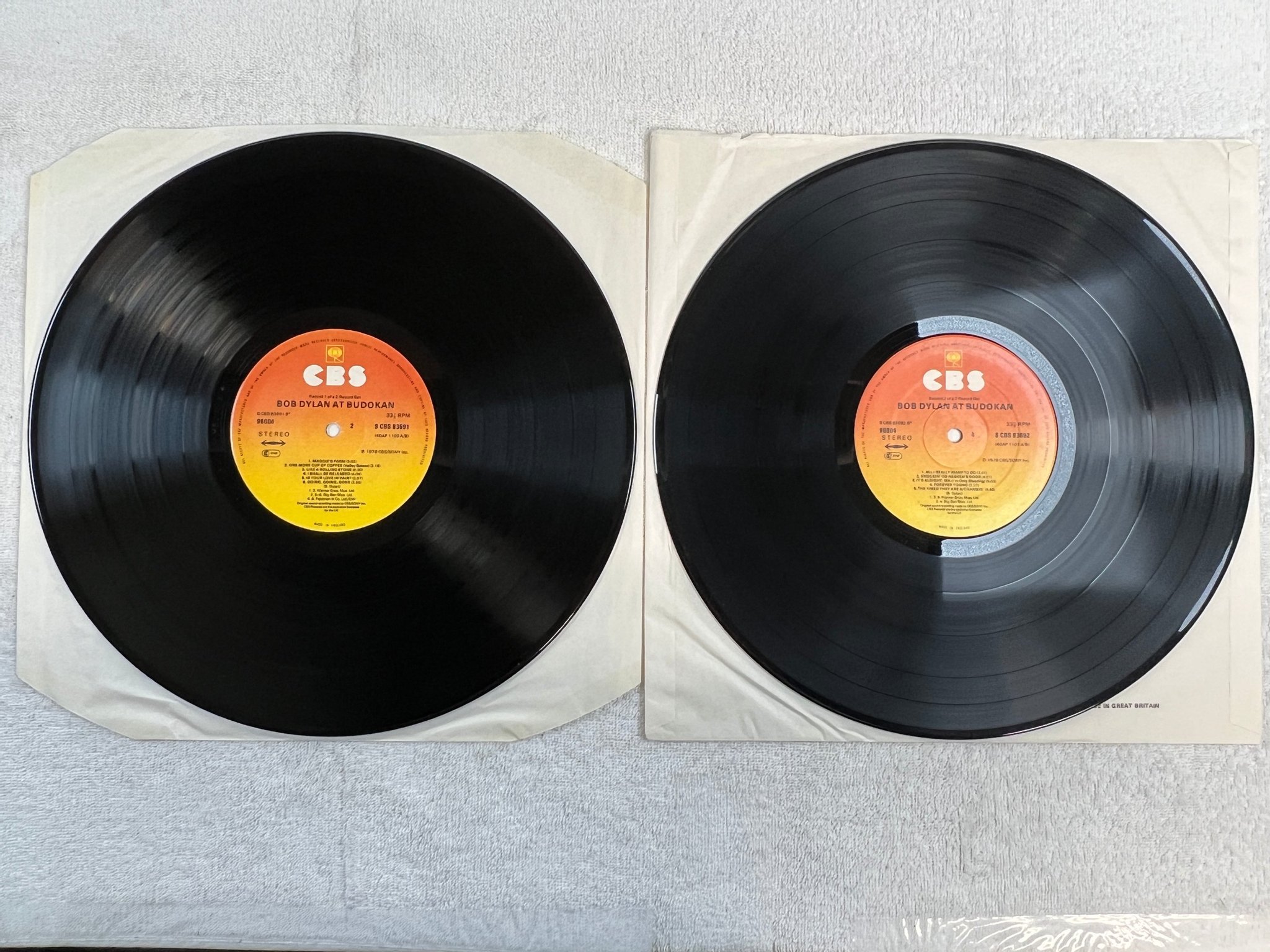 Omslagsbild för skivan BOB DYLAN at budokan 2xLP -78 UK CBS S CBS 83692 + poster