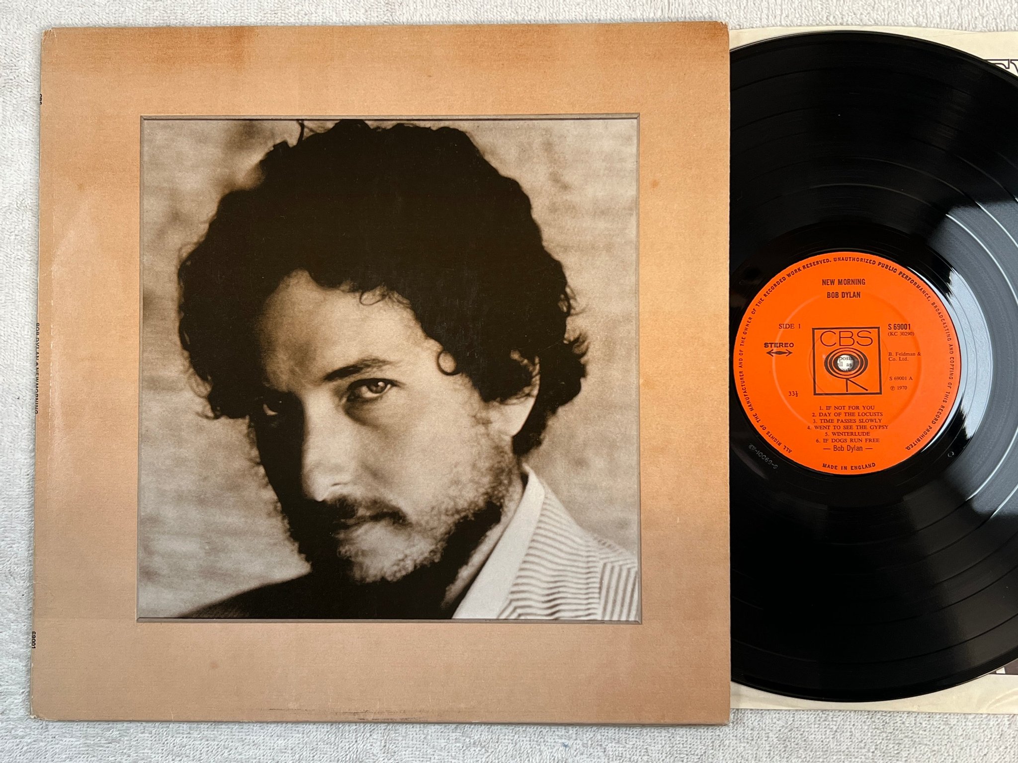 Omslagsbild för skivan BOB DYLAN new morning LP -70 UK CBS S 69001
