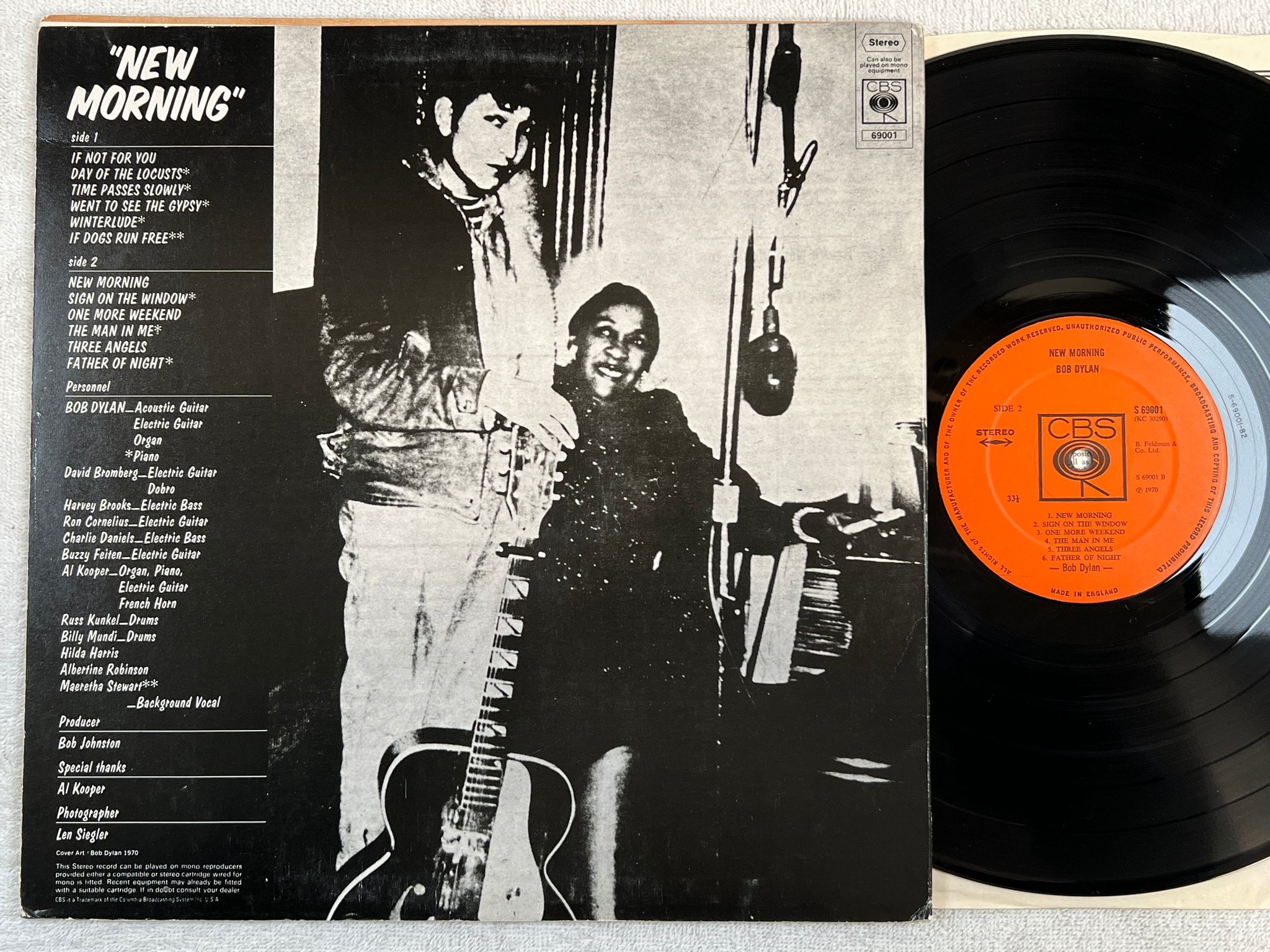 Omslagsbild för skivan BOB DYLAN new morning LP -70 UK CBS S 69001