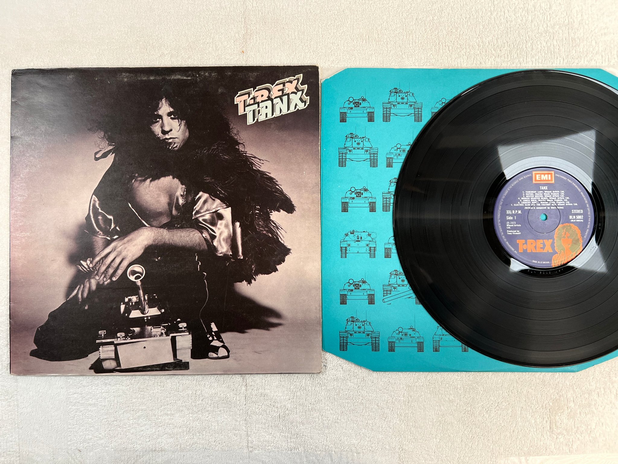 Omslagsbild för skivan T REX tanx LP -73 UK EMI BLN 5002 