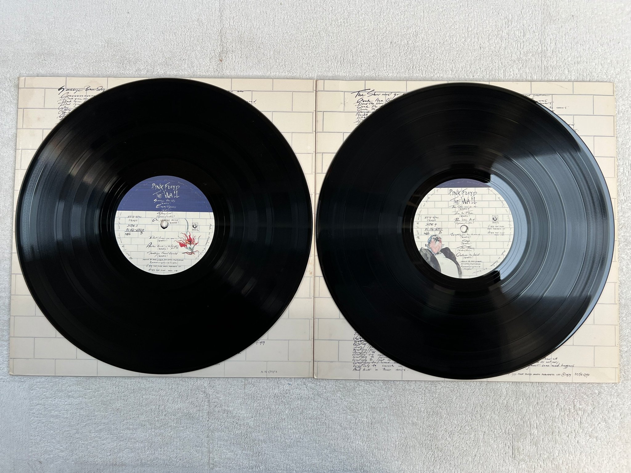 Omslagsbild för skivan PINK FLOYD the wall 2xLP -79 Swe HARVEST 7C 156-63410 