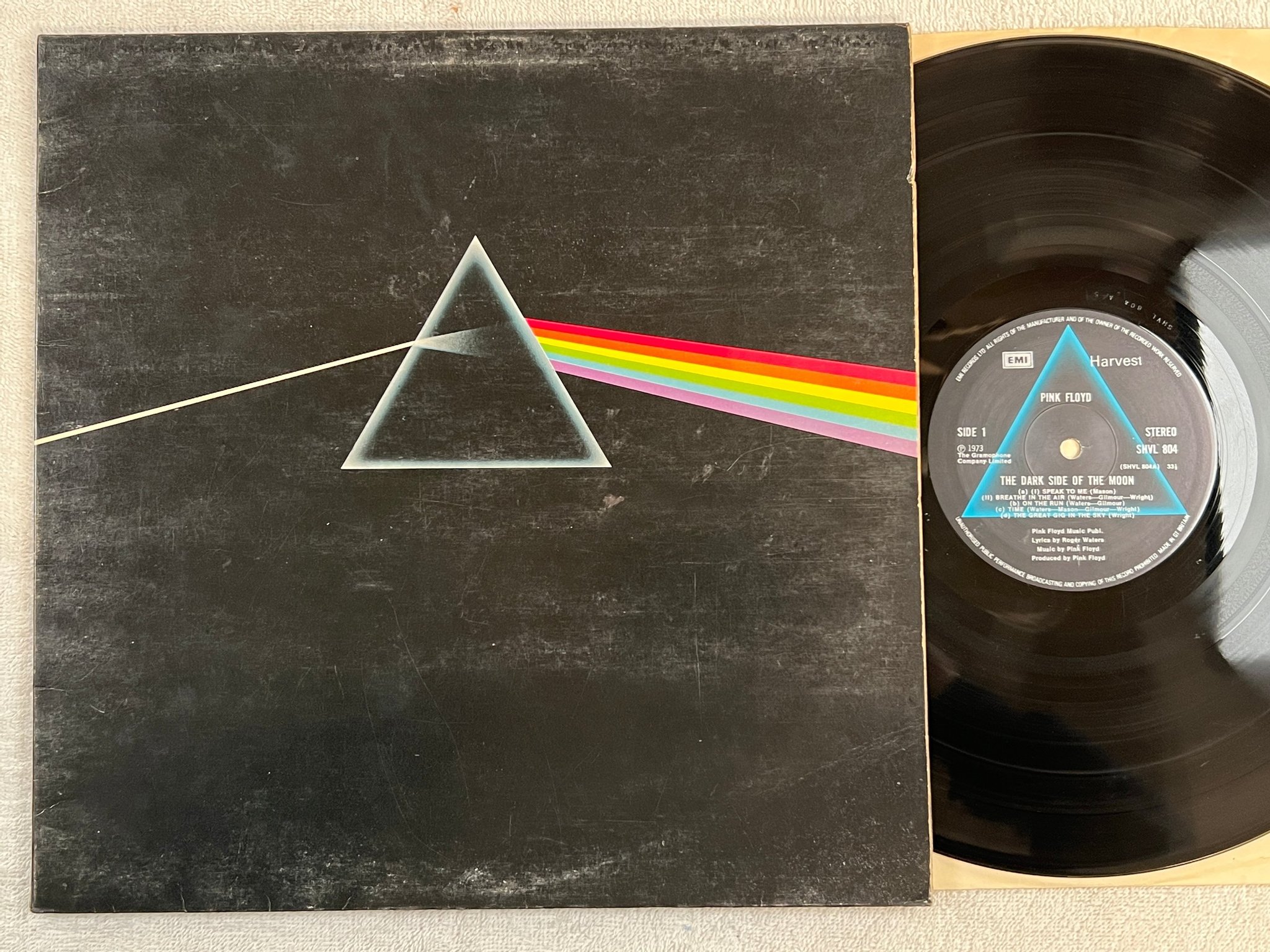 Omslagsbild för skivan PINK FLOYD dark side of the moon LP UK EMI/HARVEST SHVL 804