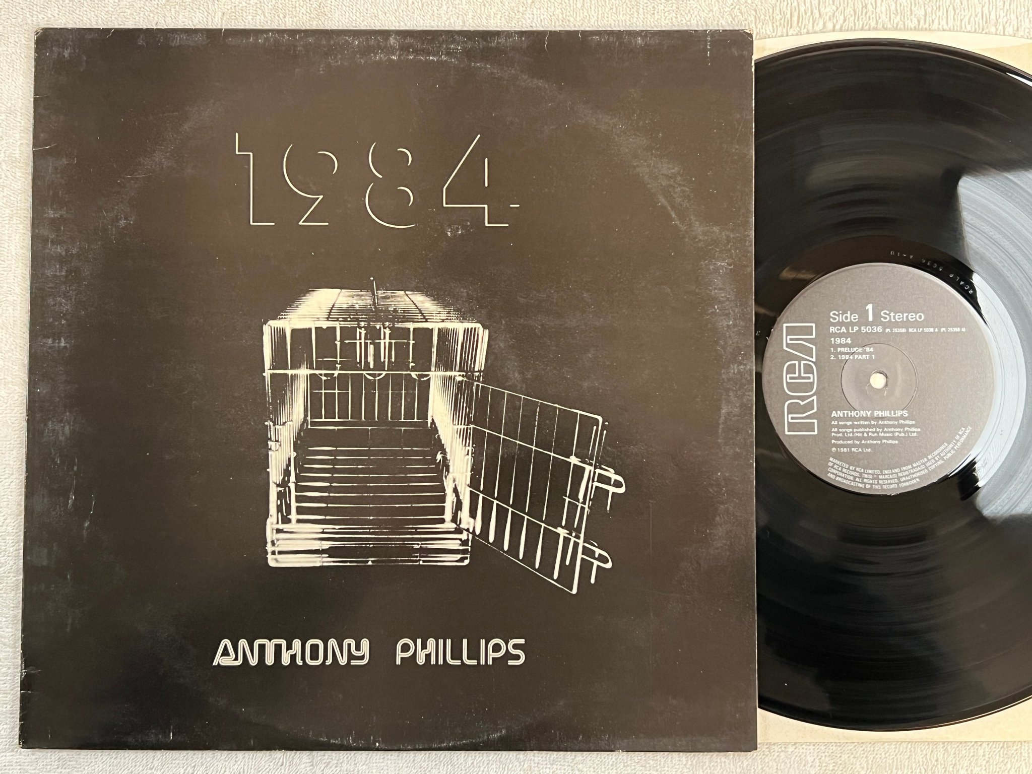 Omslagsbild för skivan ANTHONY PHILLIPS 1984 LP -81 UK RCA LP 5036