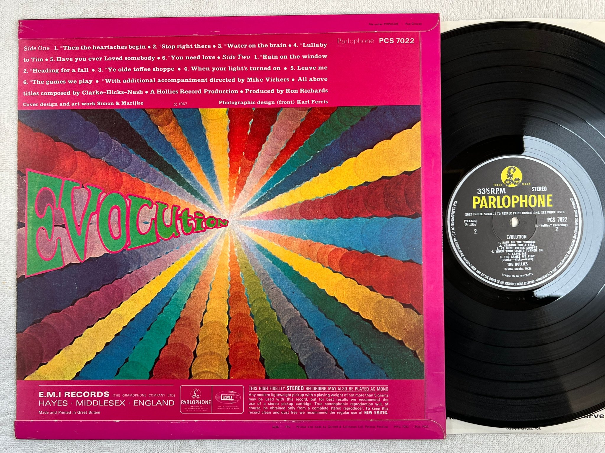 Omslagsbild för skivan THE HOLLIES evolution LP -67 UK PARLOPHONE PCS 7022