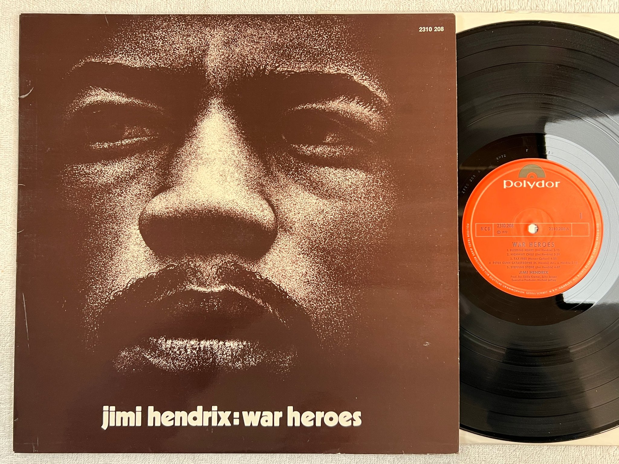 Omslagsbild för skivan JIMI HENDRIX war heroes LP -72 ncb POLYDOR 2310 208