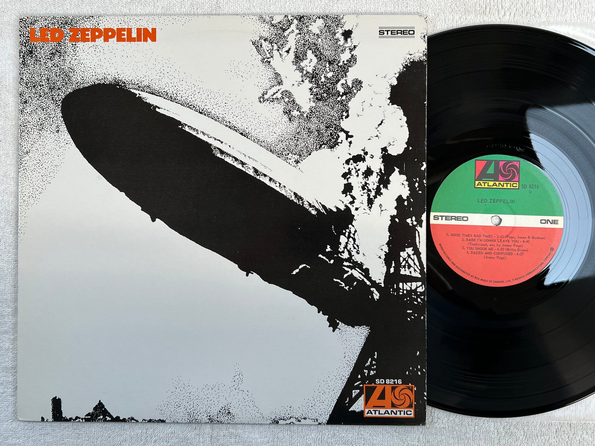 Omslagsbild för skivan LED ZEPPELIN s/t LP Can ATLANTIC SD 8216Q