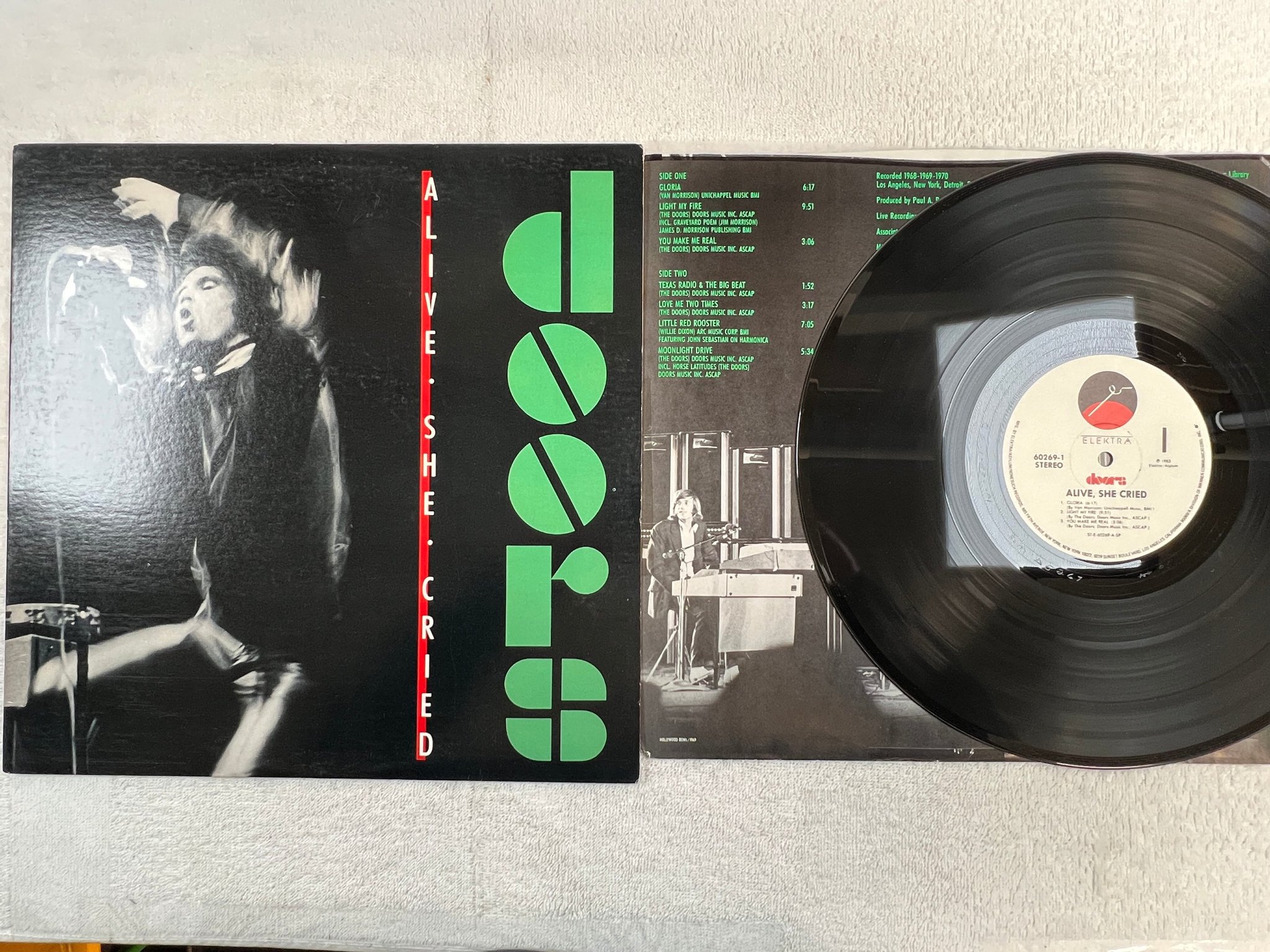Omslagsbild för skivan THE DOORS alive, she cried LP -83 US ELEKTRA 60269-1