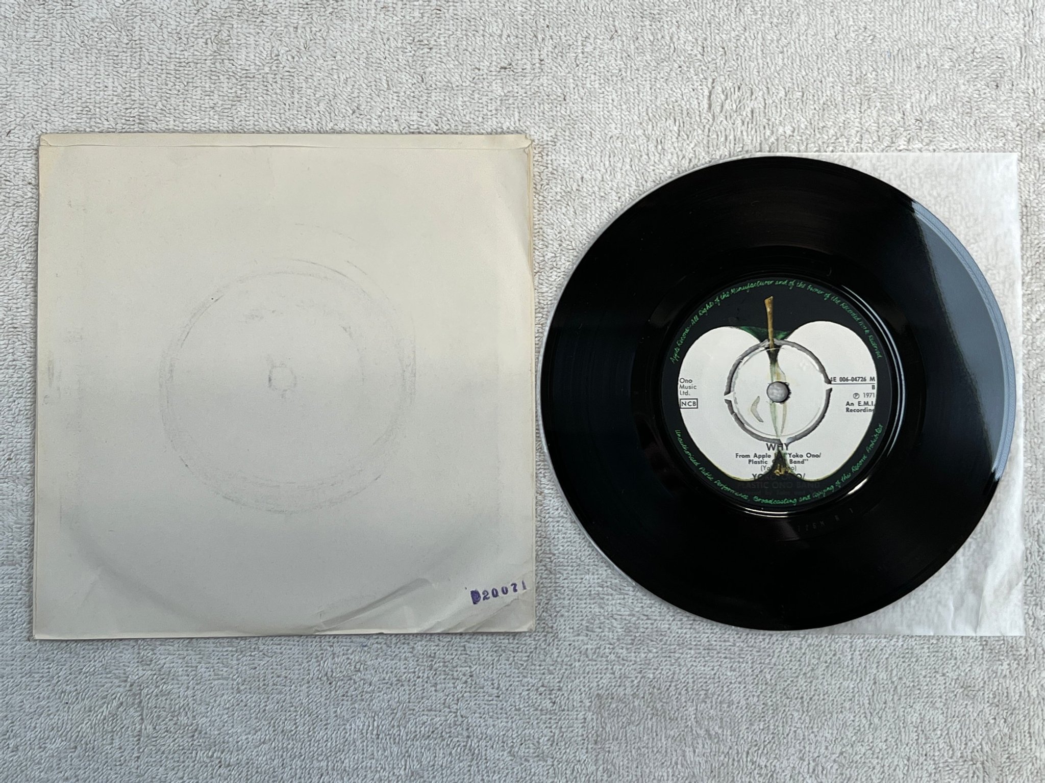 Omslagsbild för skivan JOHN & YOKO PLASTIC ONO BAND mother 7"single -71 Swe APPLE E006-04726