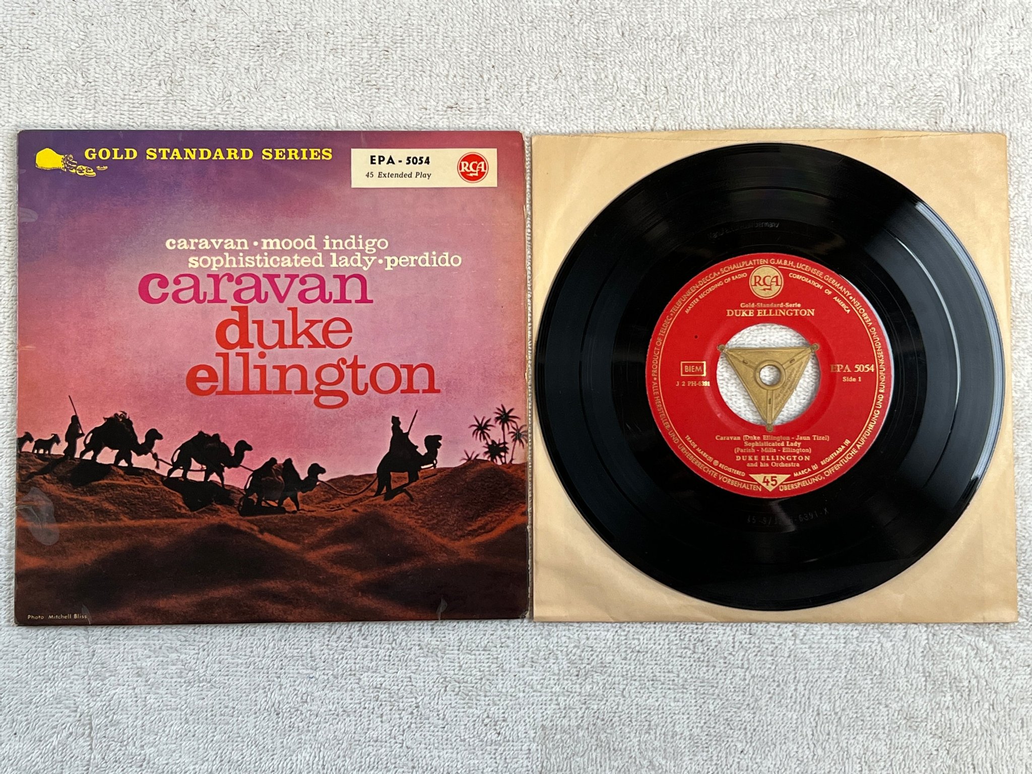 Omslagsbild för skivan DUKE ELLINGTON caravan, mood indigo ... 7"ep -61 Ger RCA EPA 5054