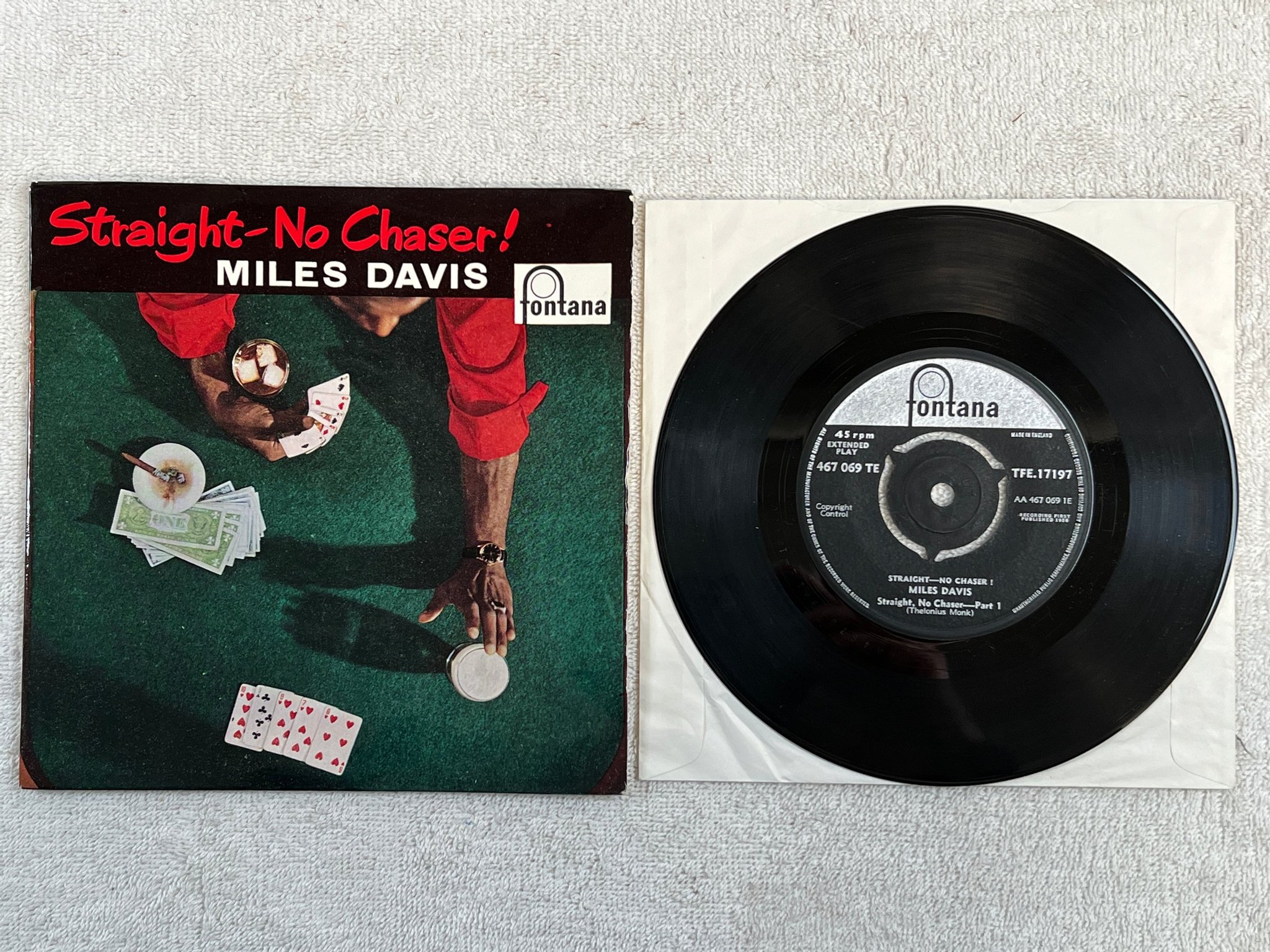 Omslagsbild för skivan MILES DAVIS straight no chaser 7"single -58 UK FONTANA 467 069 TE