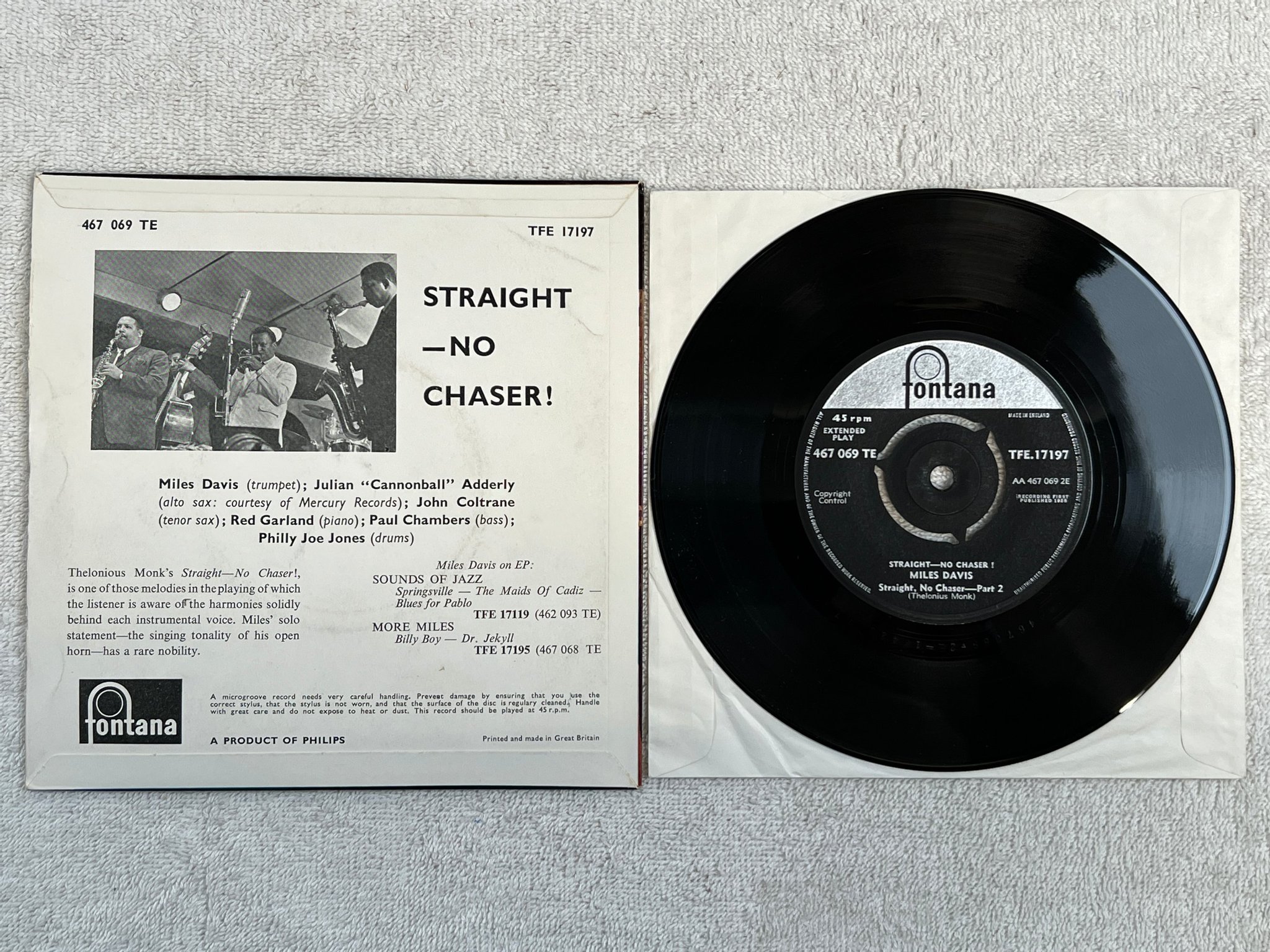 Omslagsbild för skivan MILES DAVIS straight no chaser 7"single -58 UK FONTANA 467 069 TE