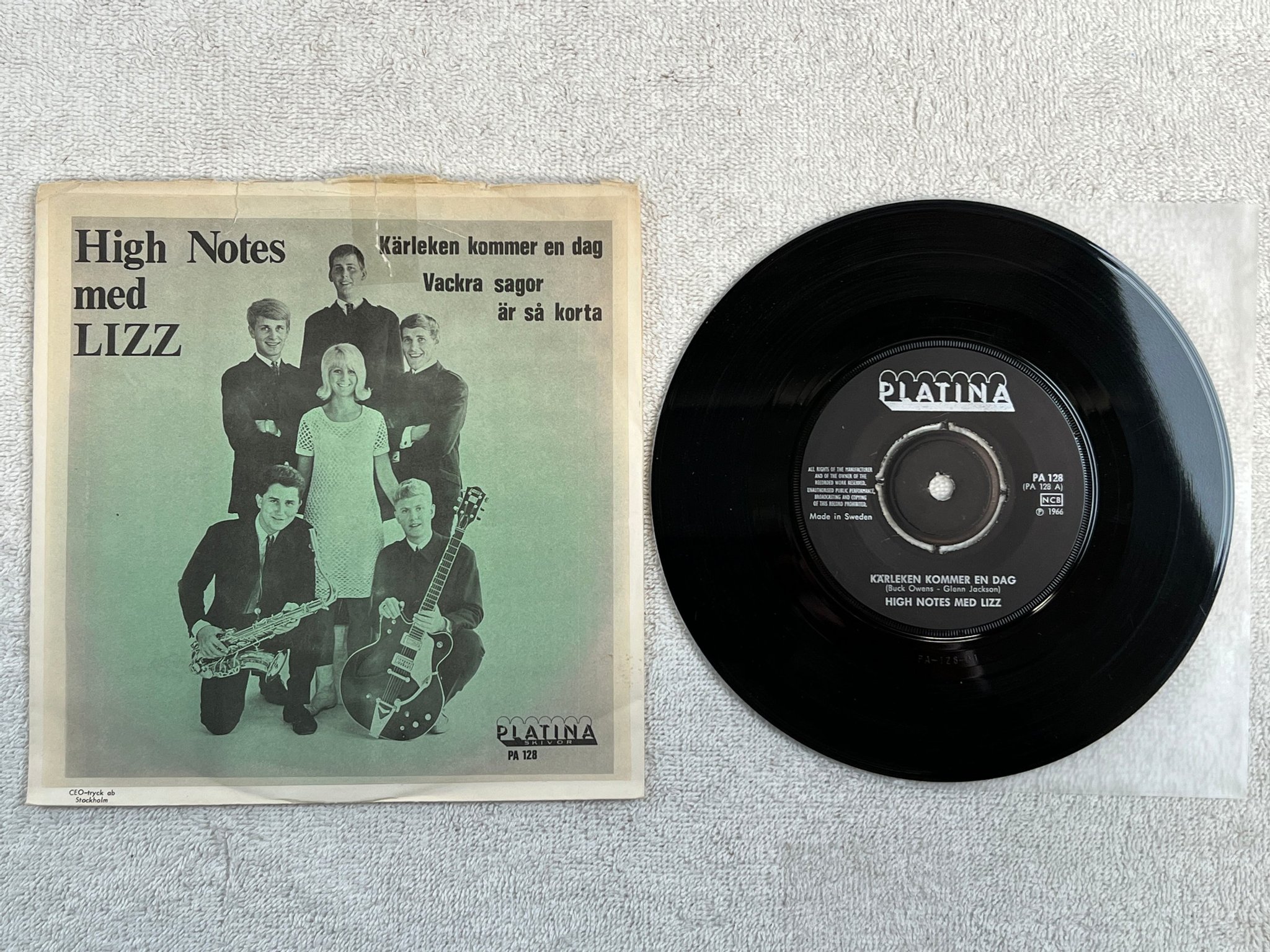 Omslagsbild för skivan HIGH NOTES med LIZZ kärleken kommer en dag 7"single -66 Swe PLATINA PA 128