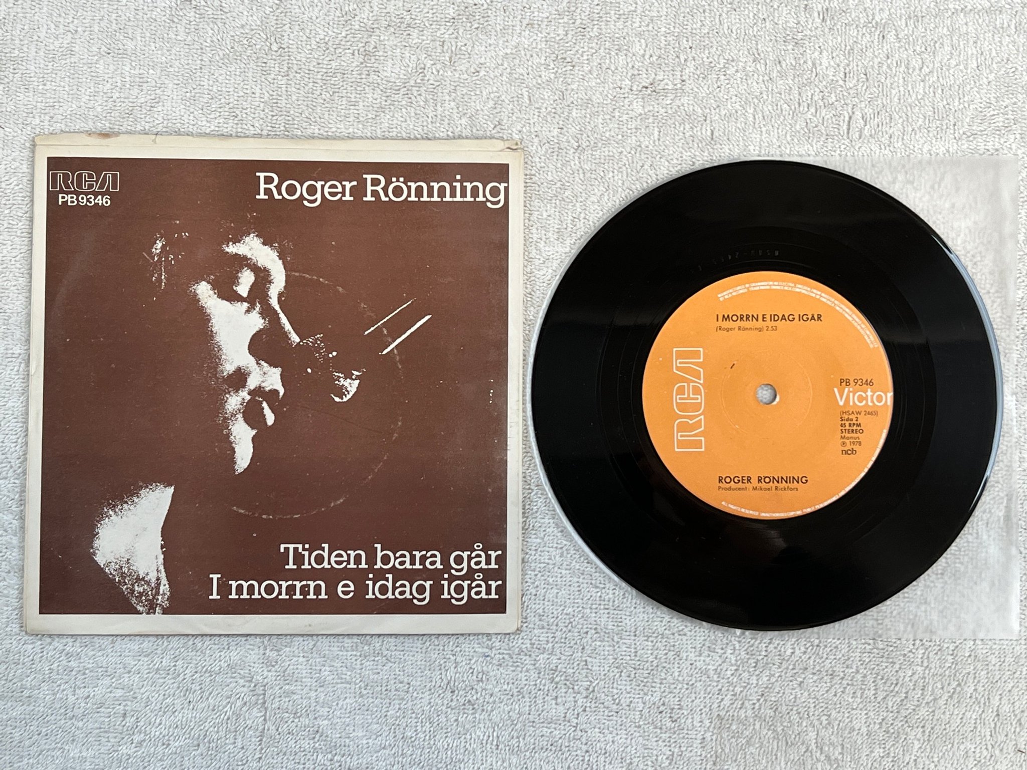 Omslagsbild för skivan ROGER RÖNNING tiden bara går 7"single -78 Swe RCA PB 9346 