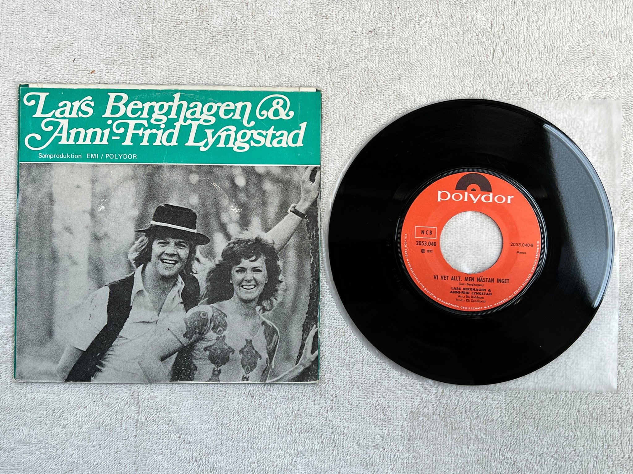 Omslagsbild för skivan ANNI-FRID LYNGSTAD / LARS BERGHAGEN en kväll om sommarn 7"single -71 