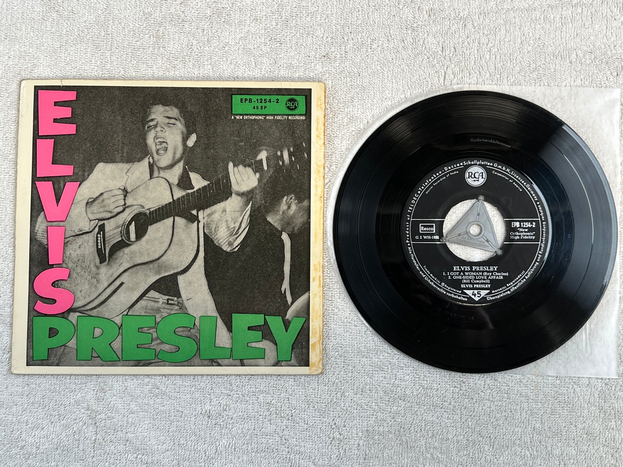 Omslagsbild för skivan ELVIS PRESLEY 7"ep Ger RCA EPB 1254-2 top opening ICONIC COVER