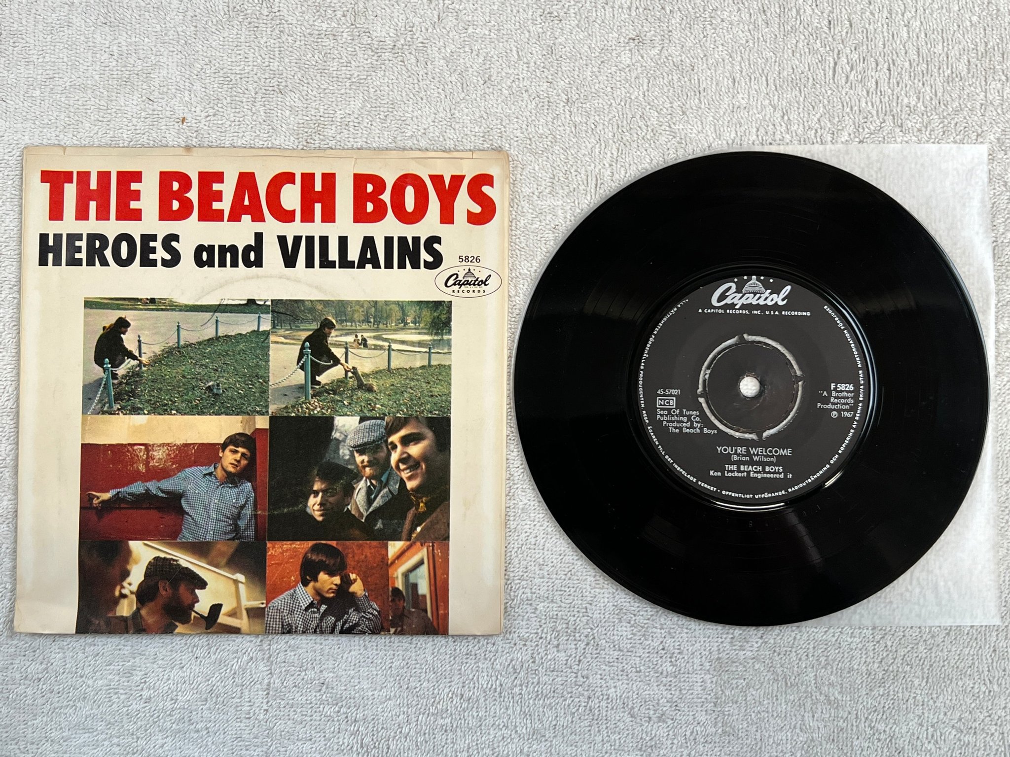 Omslagsbild för skivan THE BEACH BOYS heroes and villains 7"single -67 Swe CAPITOL 4F 200