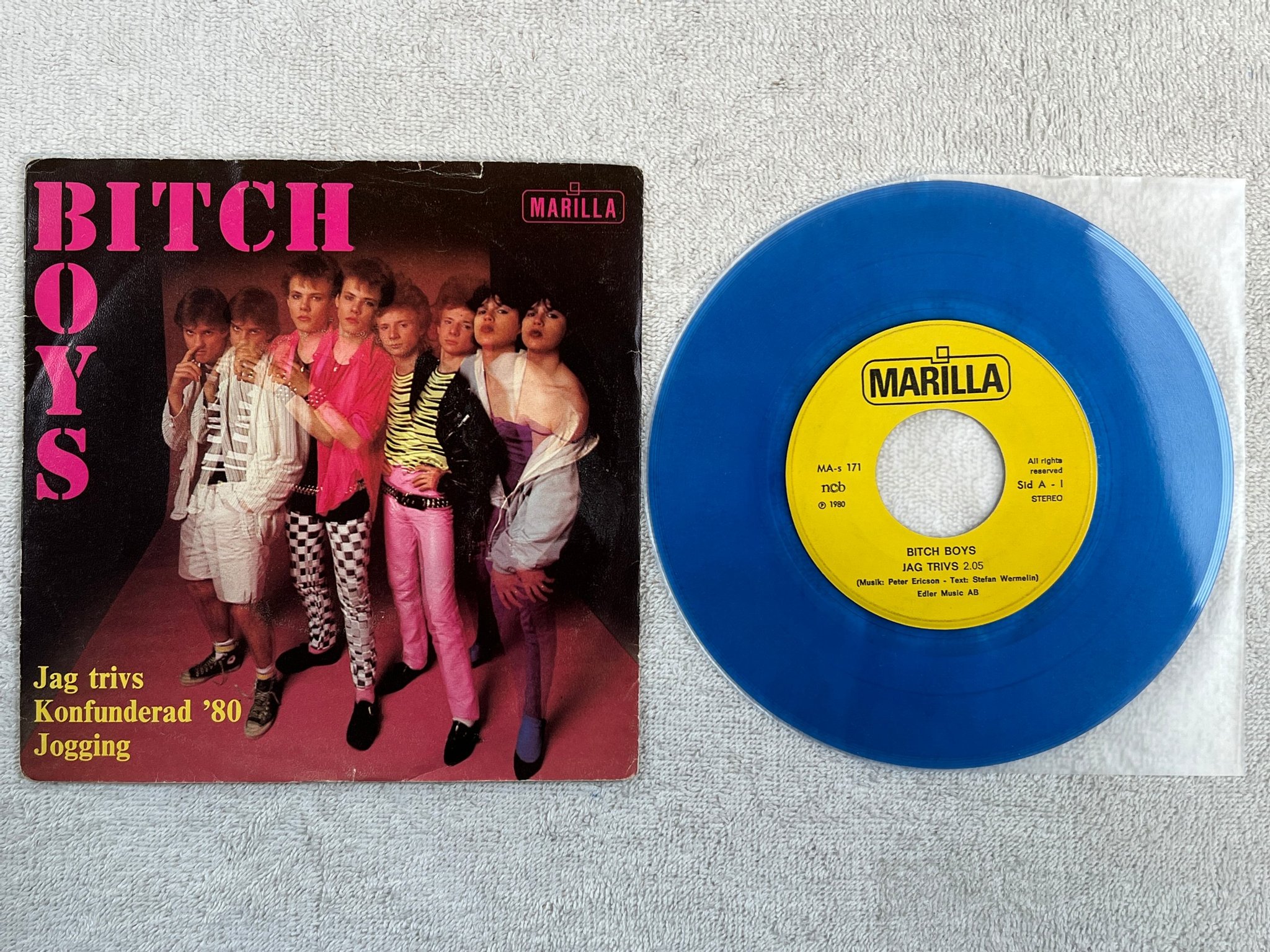 Omslagsbild för skivan BITCH BOYS jag trivs 7"single -80 Swe MARILLA MA-s 171 blue vinyl PUNK