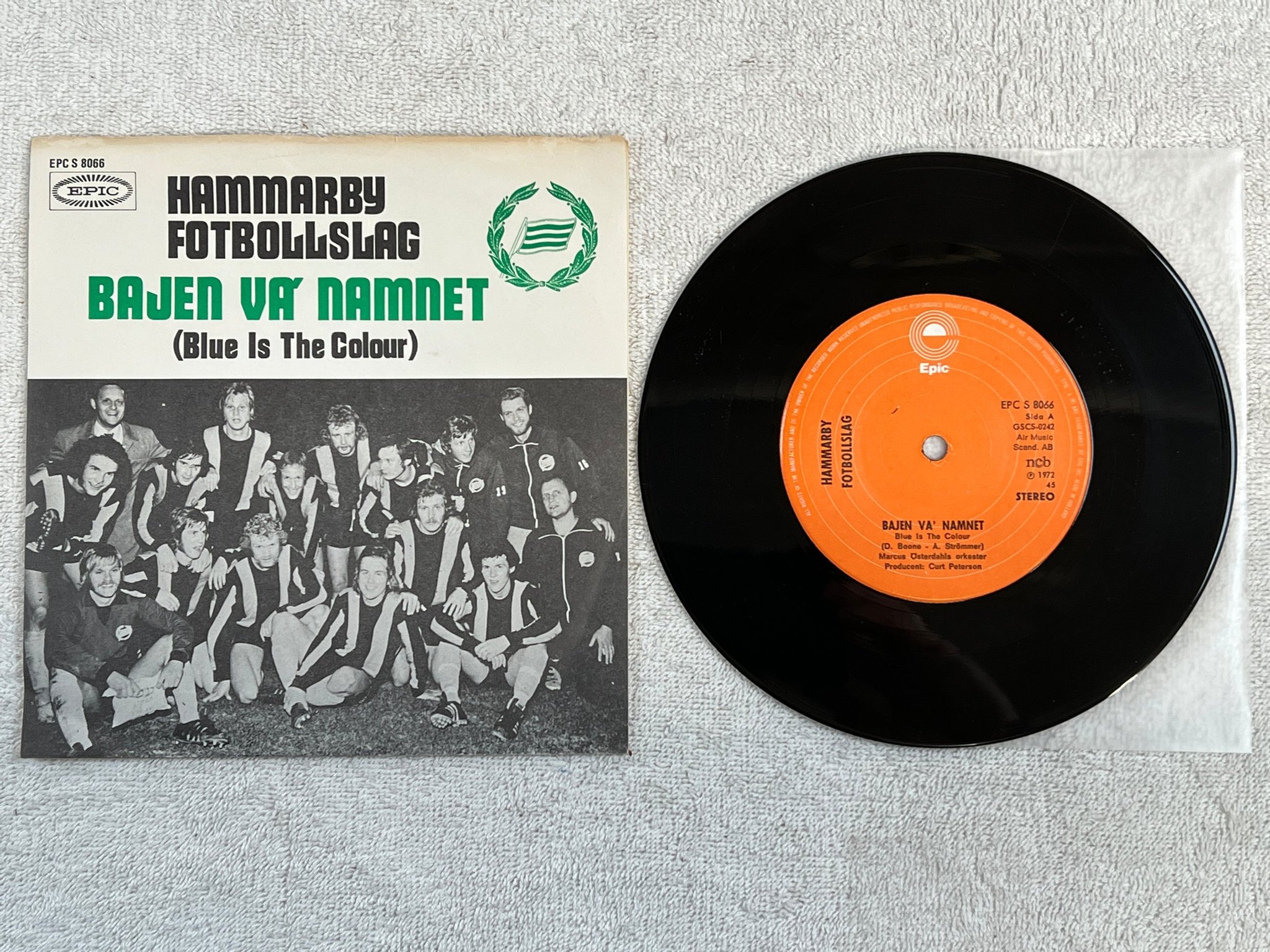 Omslagsbild för skivan HAMMARBY FOTBOLLSLAG bajen va' namnet 7"single -72 ncb EPIC EPC S 8066