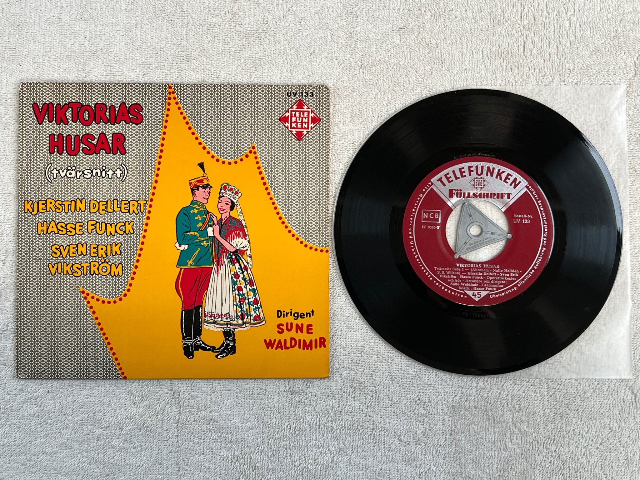 Omslagsbild för skivan KJERSTIN DELLERT Viktorias husar 7"single Ger TELEFUNKEN UV 133