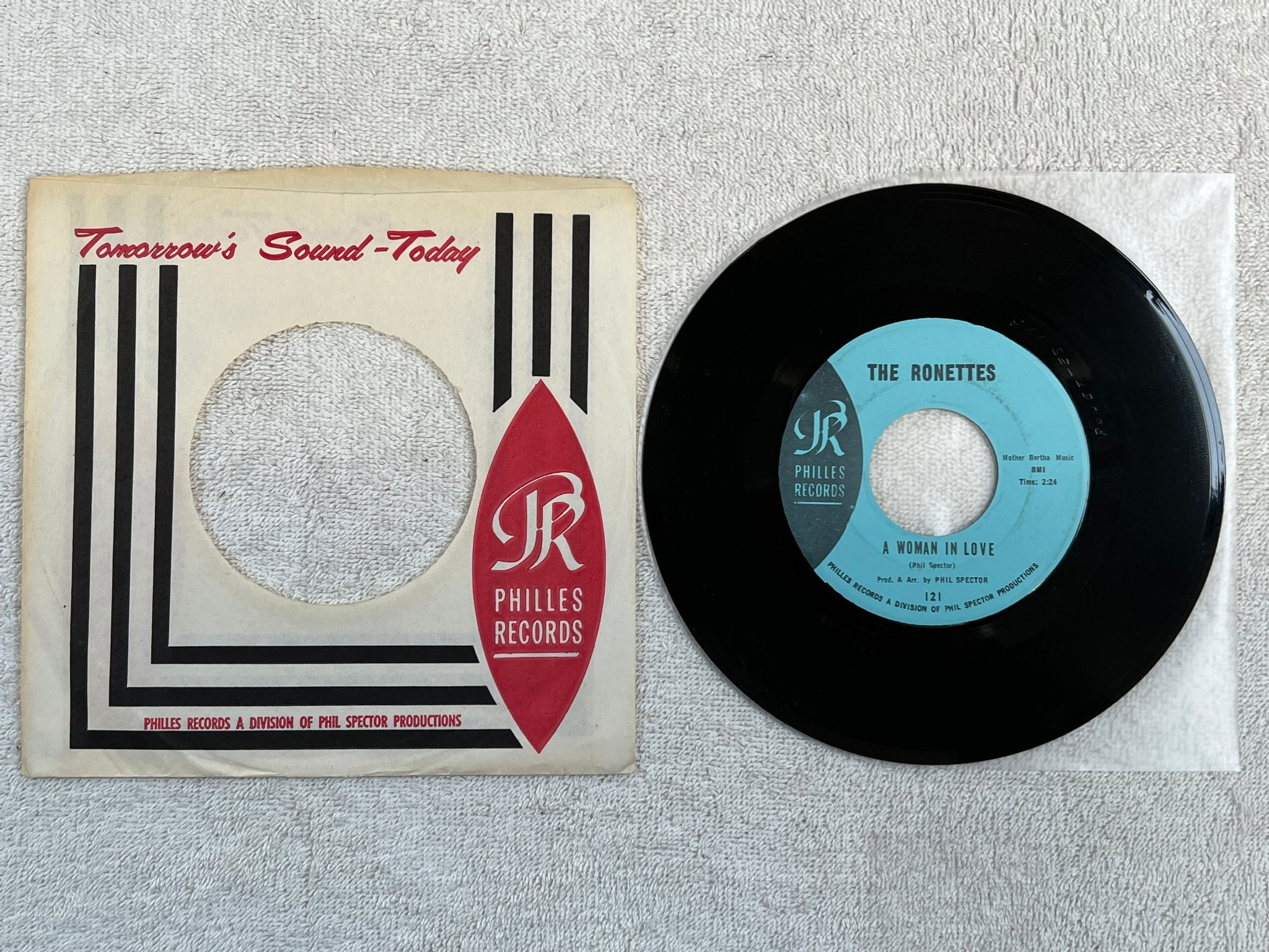Omslagsbild för skivan THE RONETTES do I love you 7"single -64 US PHILLES 121