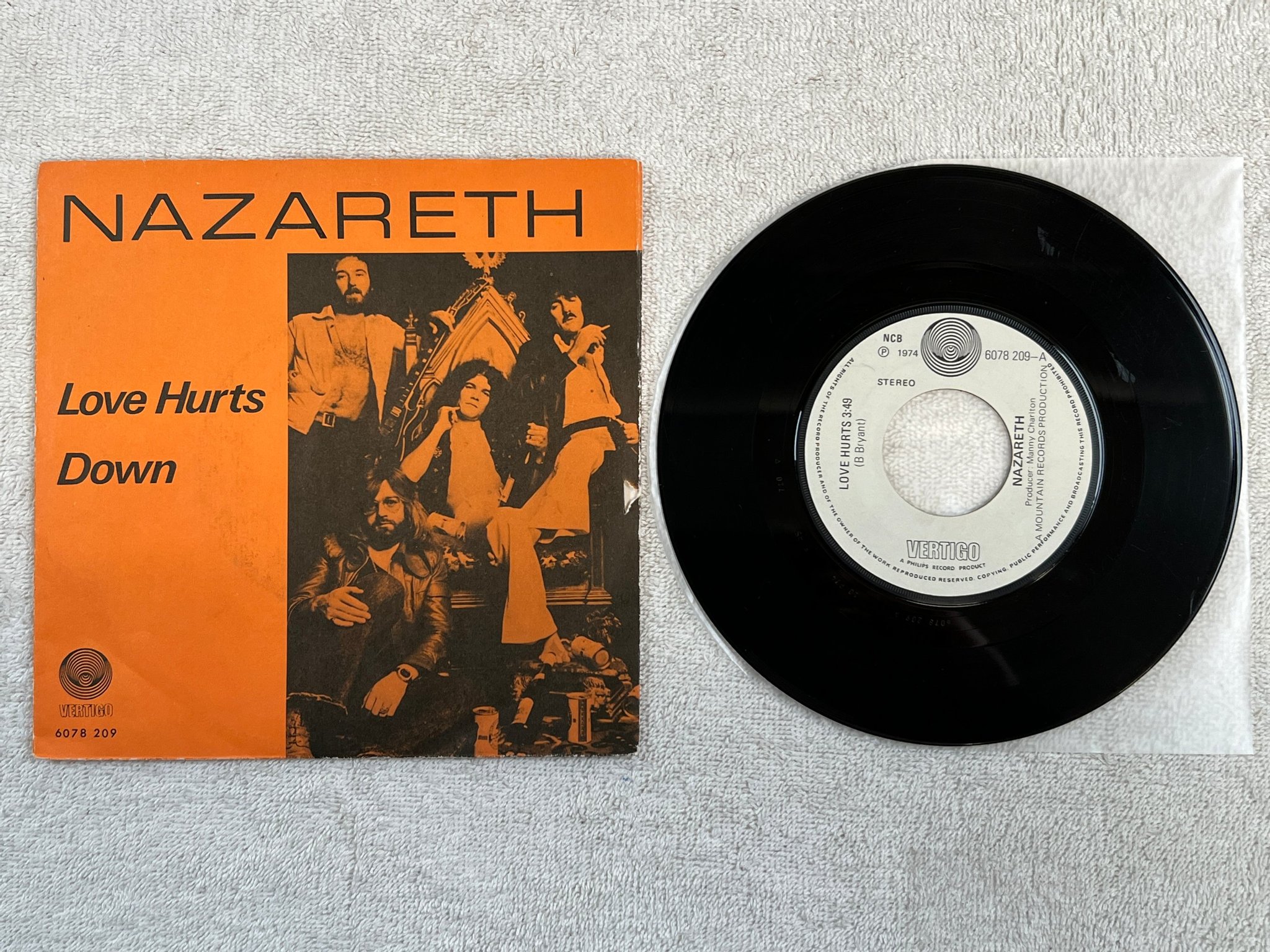 Omslagsbild för skivan NAZARETH love hurts 7"single -74 ncb VERTIGO 6078209