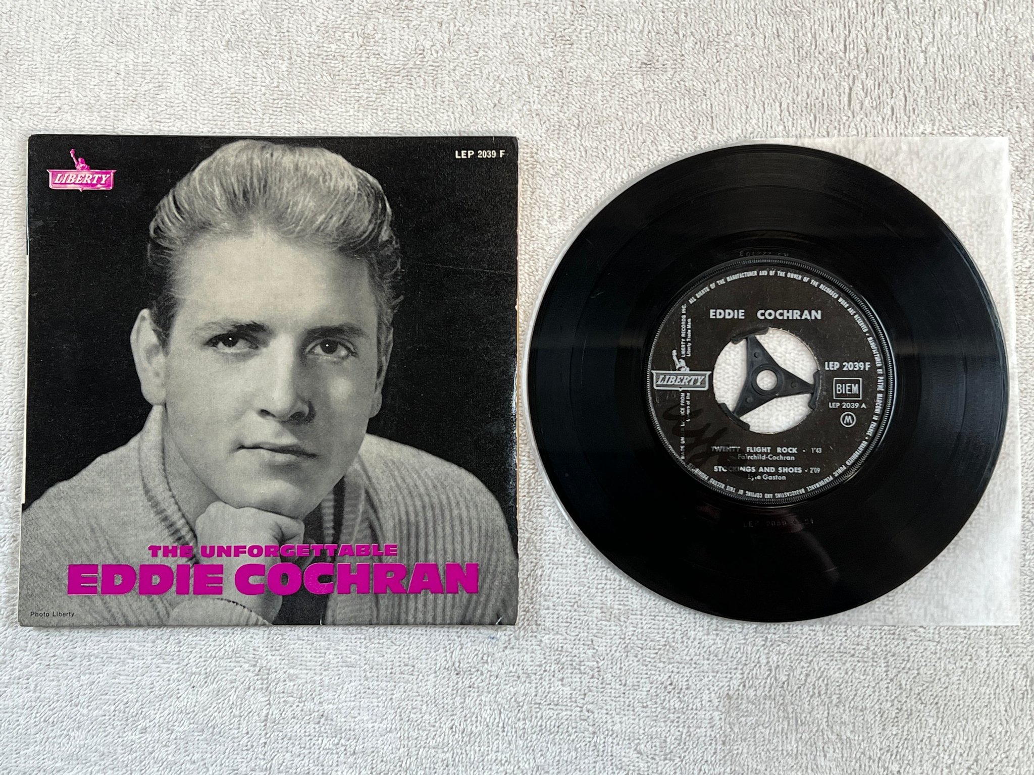 Omslagsbild för skivan EDDIE COCHRAN twenty flight rock 7"ep -62 Fra LIBERTY LEP 2039 F