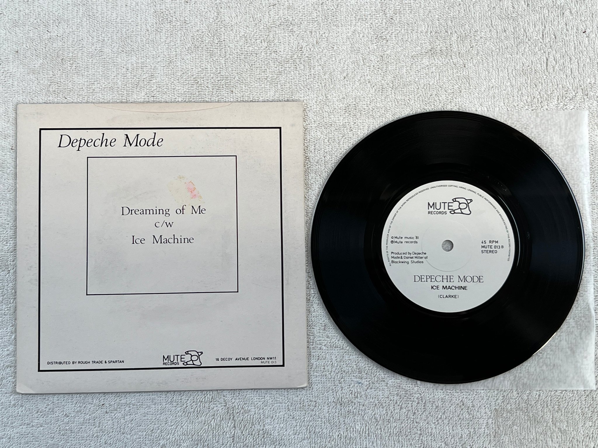 Omslagsbild för skivan DEPECHE MODE dreaming of me 7"single -81 UK MUTE 013 