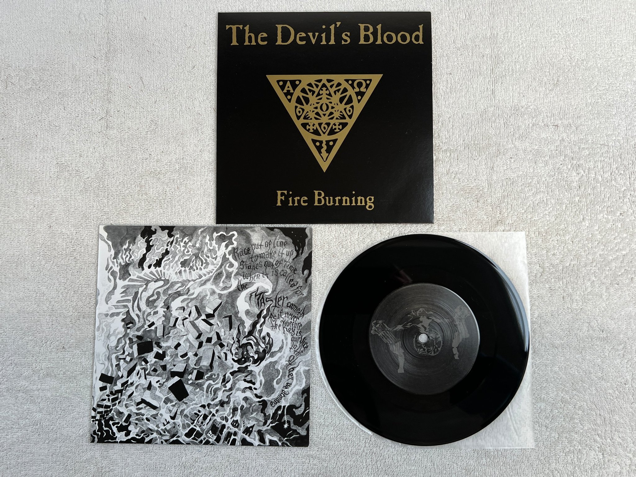 Omslagsbild för skivan THE DEVIL'S BLOOD fire burning 7"single 2011 Ger VÁN061 hard rock