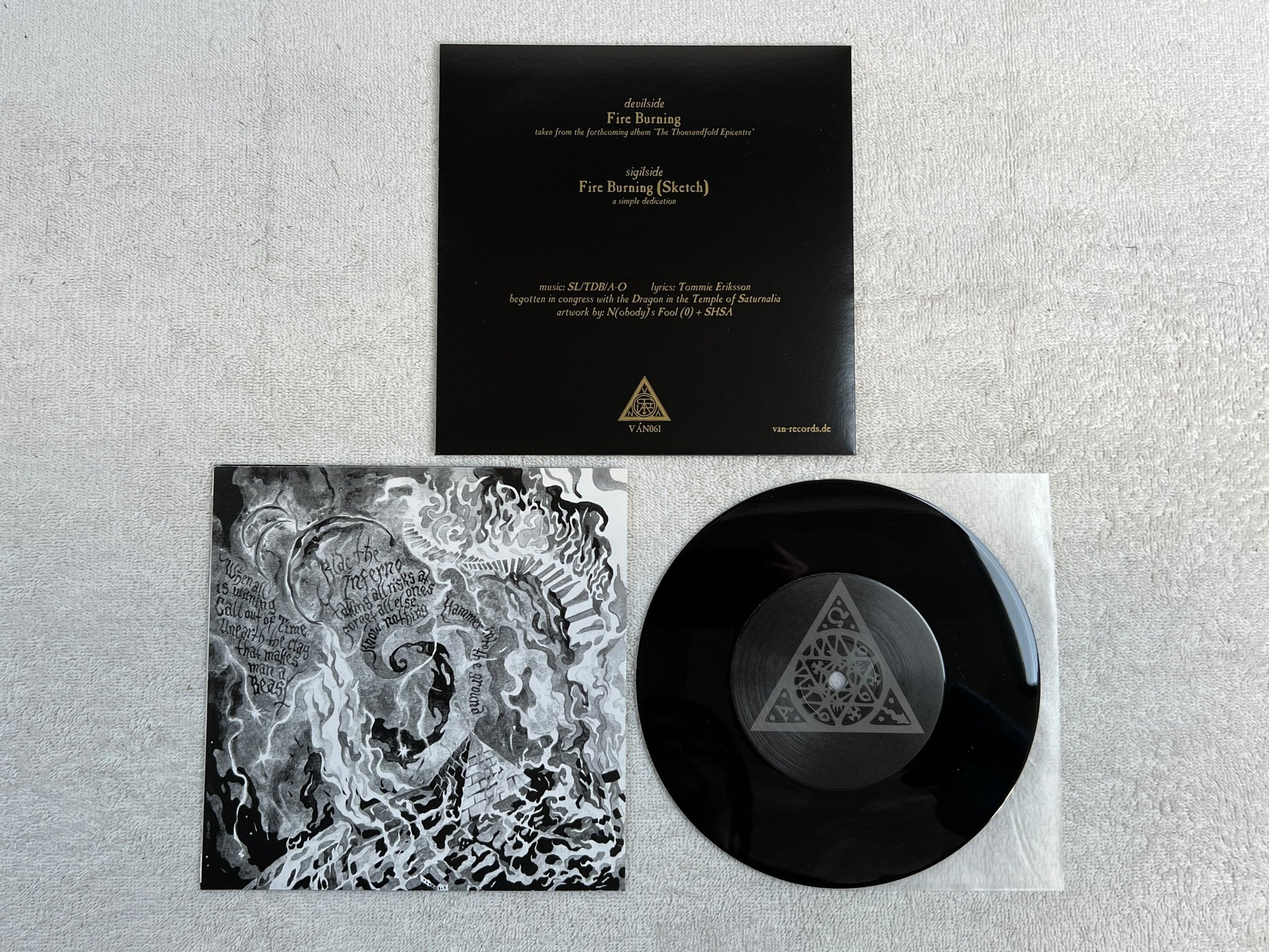 Omslagsbild för skivan THE DEVIL'S BLOOD fire burning 7"single 2011 Ger VÁN061 hard rock