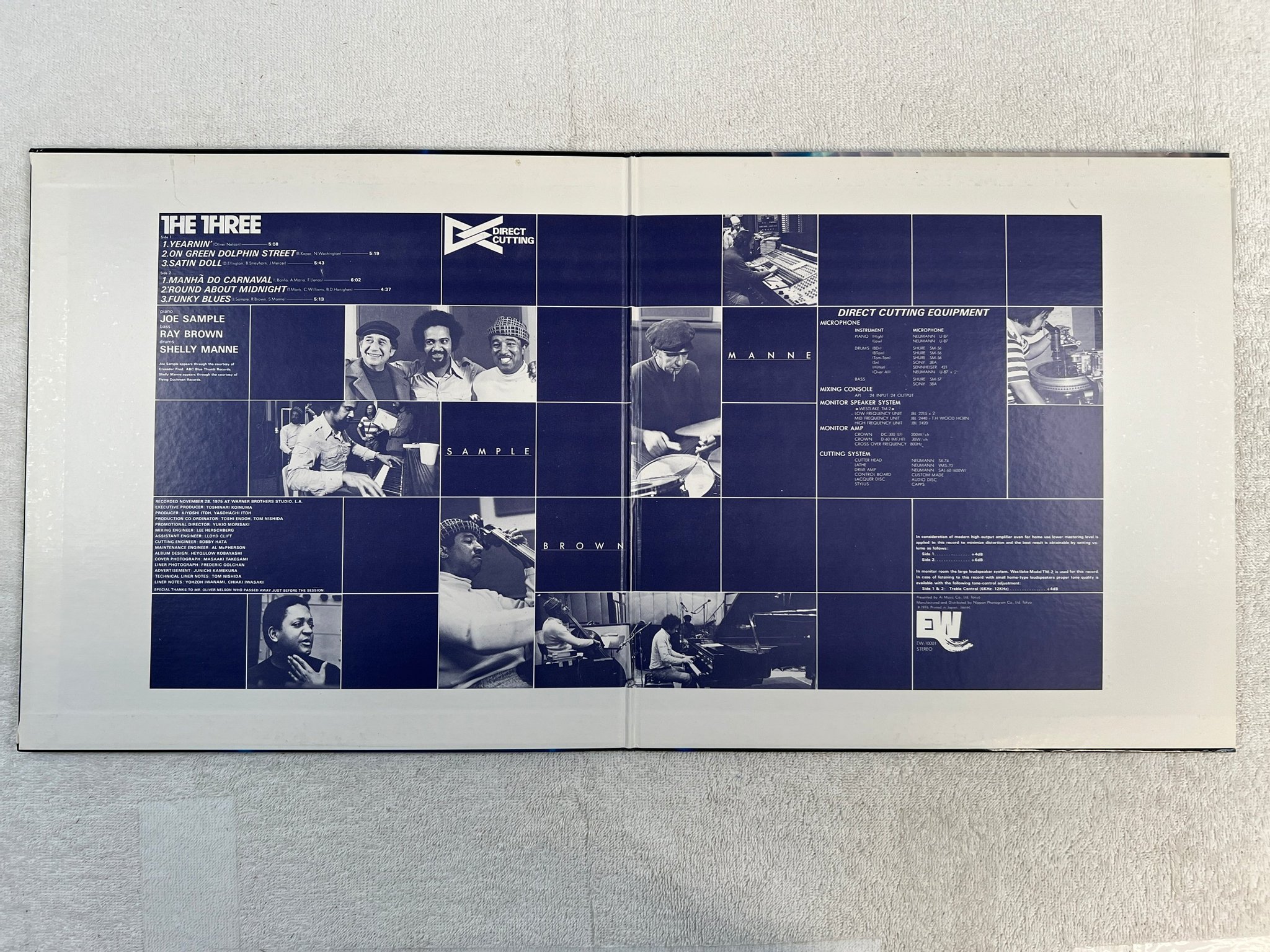 Omslagsbild för skivan THE THREE s/t LP -75 Japan EW 10001 direct cutting 