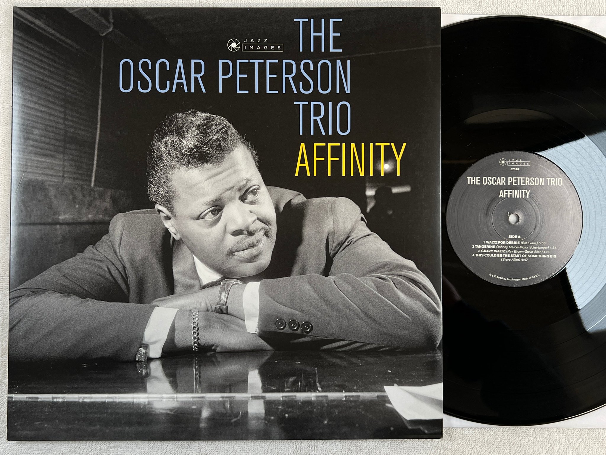 Omslagsbild för skivan THE OSCAR PETERSON TRIO affinity LP 2016 JAZZ IMAGES 37018