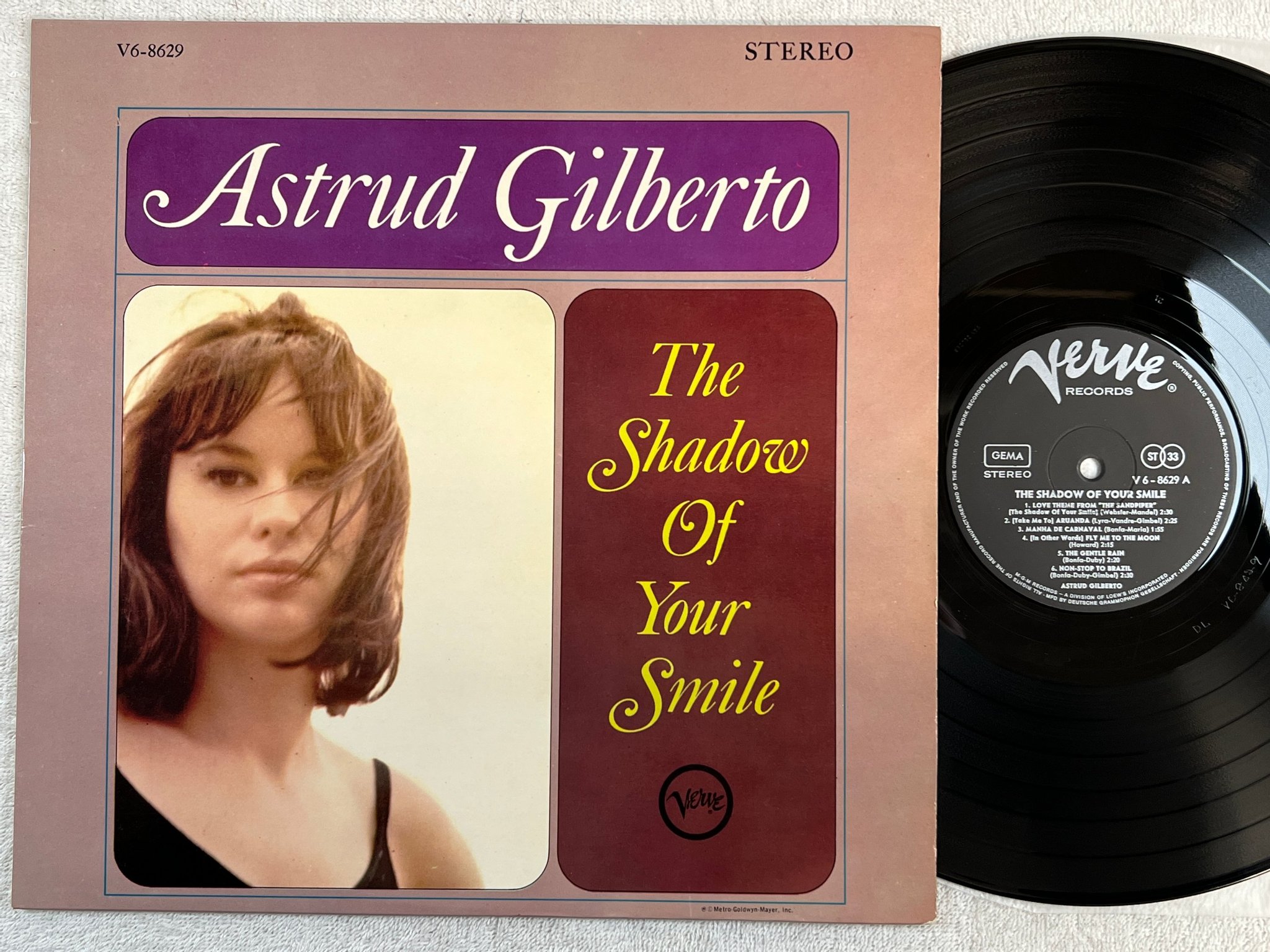 Omslagsbild för skivan ASTRUD GILBERTO the shadow of your smile LP Ger VERVE V6 8629