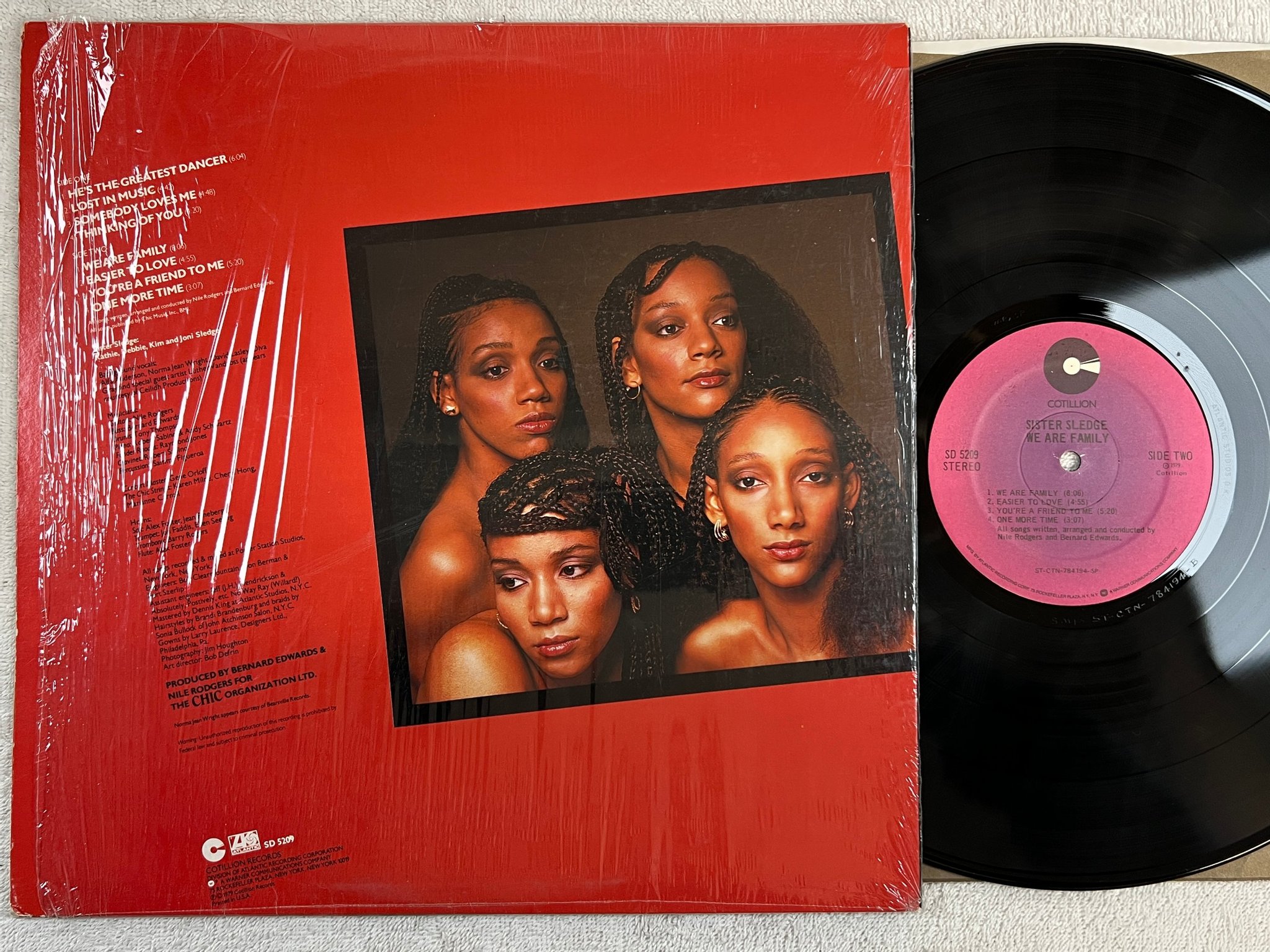 Omslagsbild för skivan SISTER SLEDGE we are family LP -79 US COTILLION SD 5209