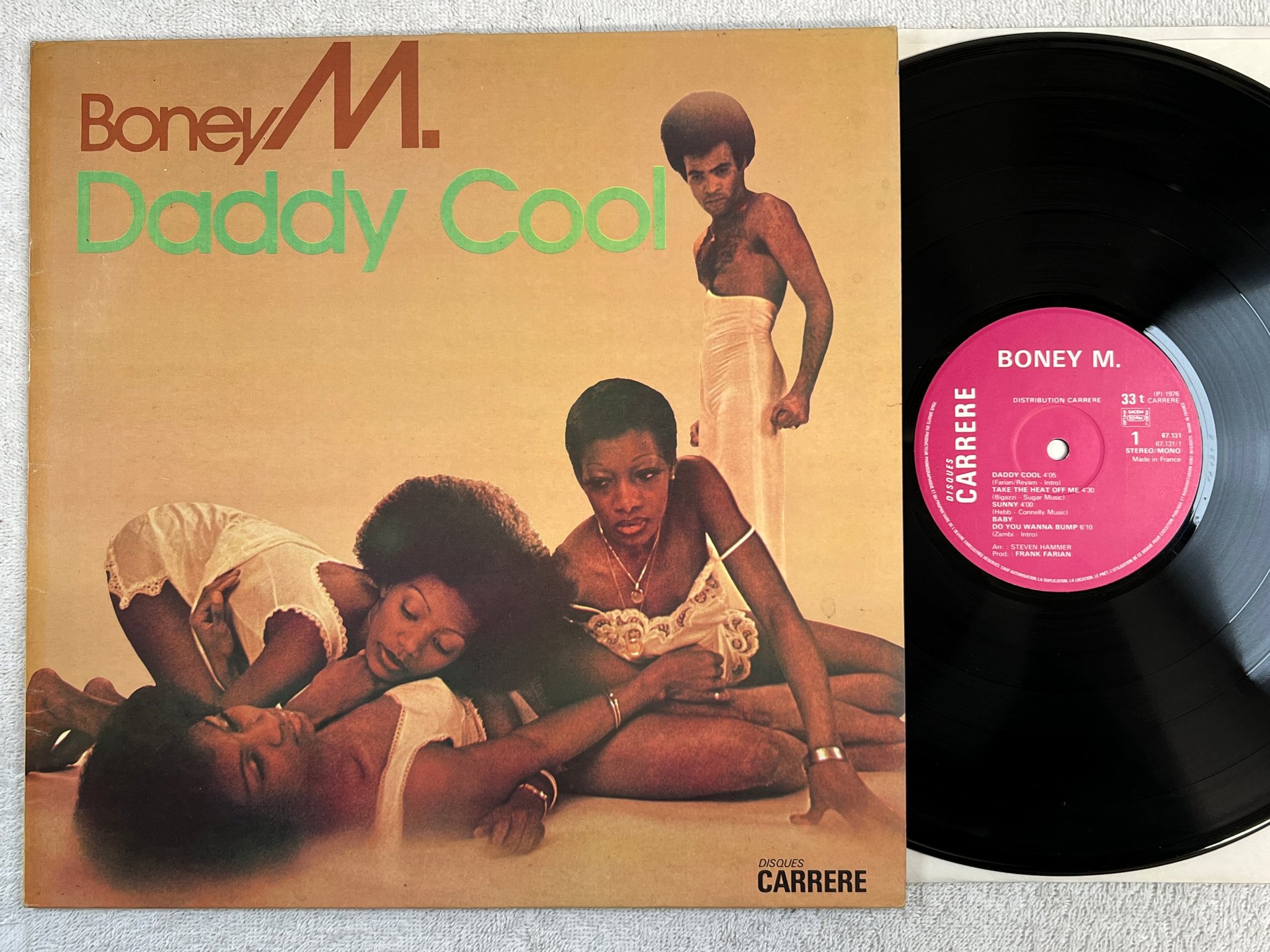 Omslagsbild för skivan BONEY M daddy cool LP -76 Fra CARRERE 67131