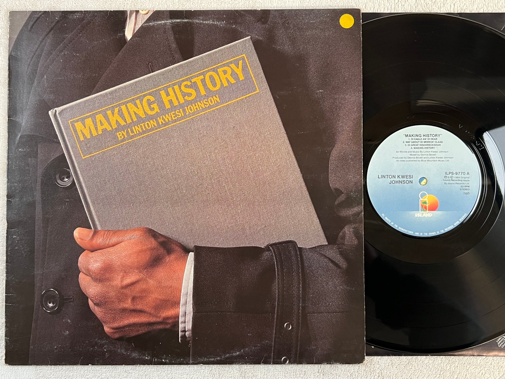 Omslagsbild för skivan LINTON KWESI JOHNSON making history LP -84 ncb ISLAND ILPS 9770