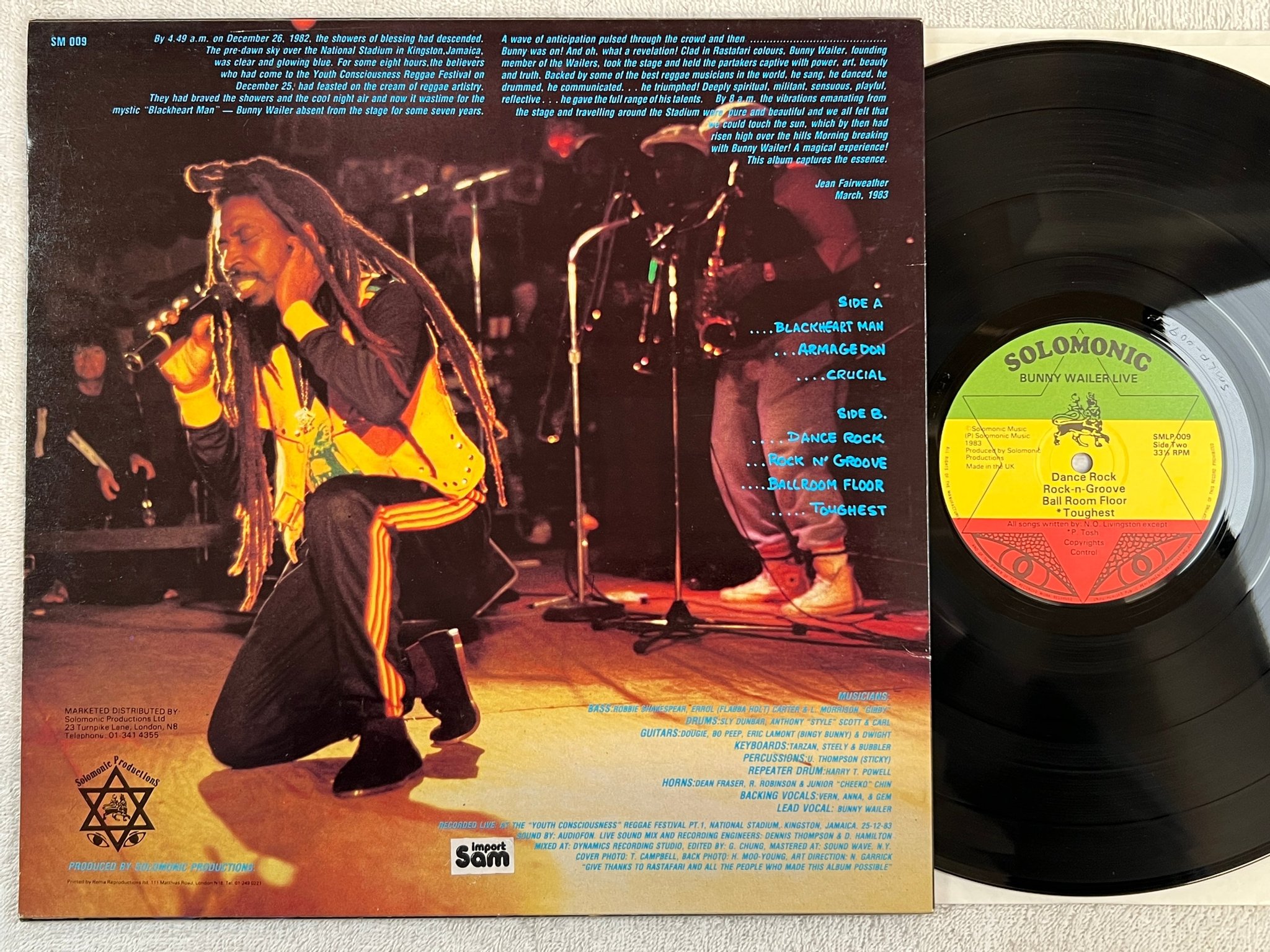 Omslagsbild för skivan BUNNY WAILER live LP -83 UK SOLOMONIC SMLP 009