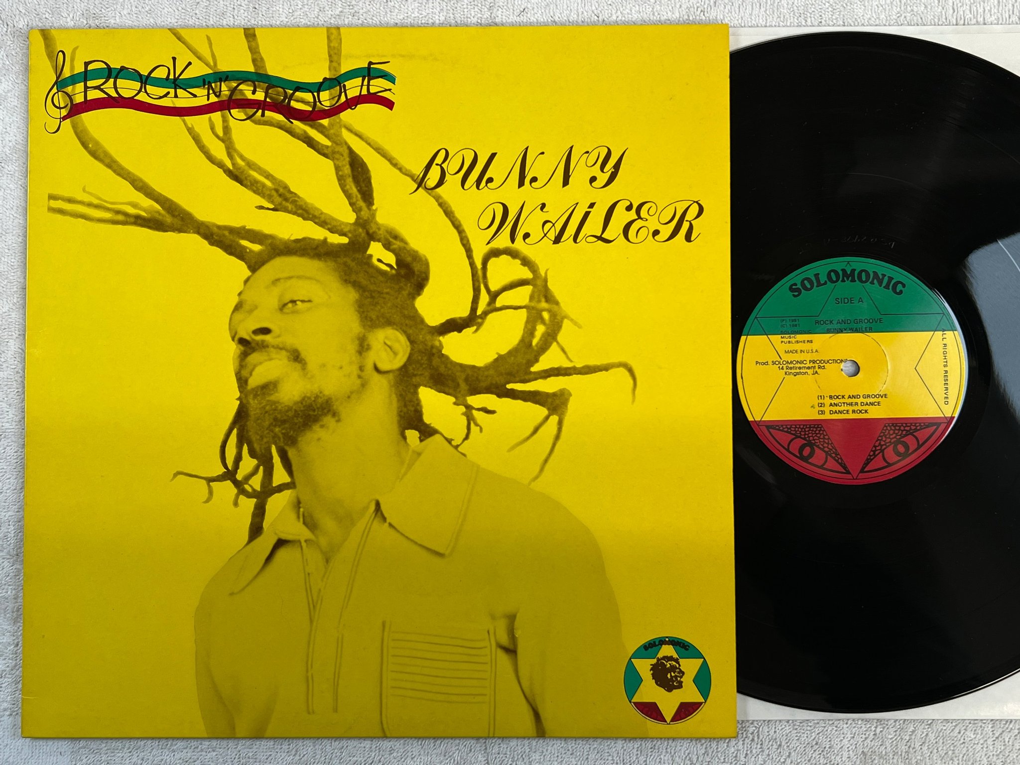 Omslagsbild för skivan BUNNY WAILER rock and groove LP -81  SOLOMONIC "JAMMINS"