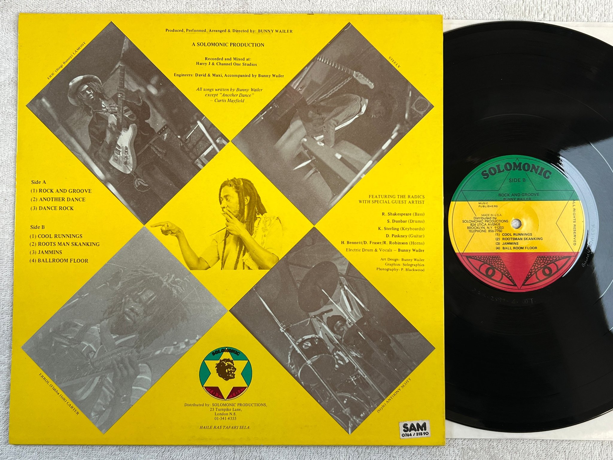 Omslagsbild för skivan BUNNY WAILER rock and groove LP -81  SOLOMONIC "JAMMINS"