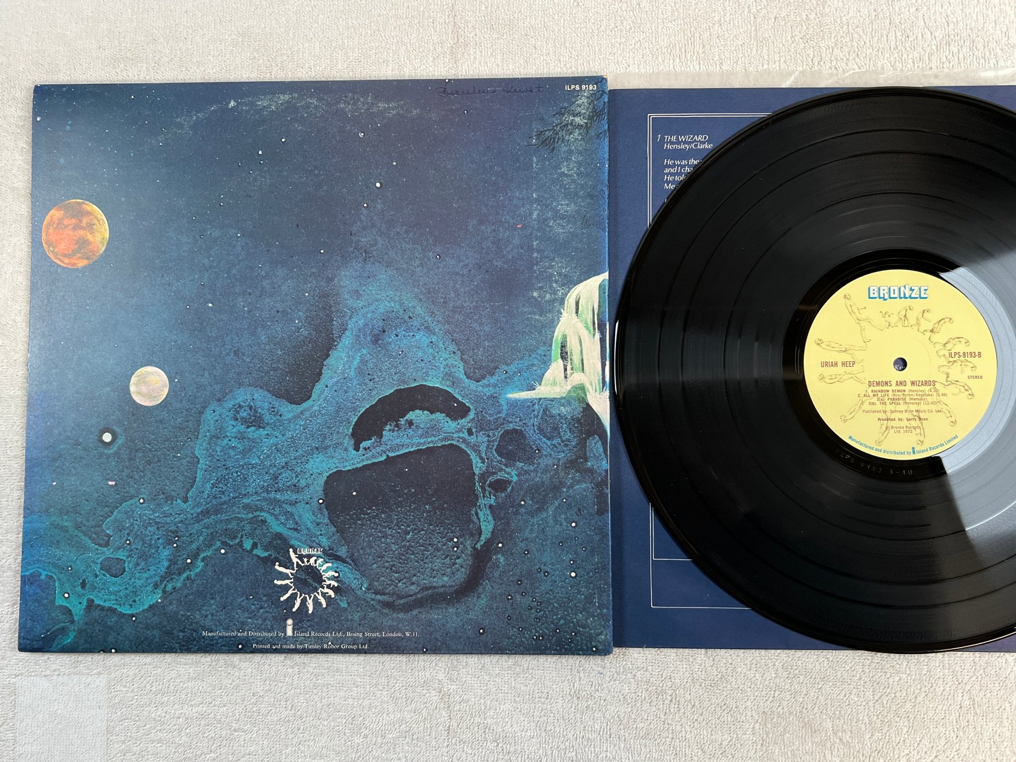 Omslagsbild för skivan URIAH HEEP demons and wizards LP UK BRONZE ILPS 9193