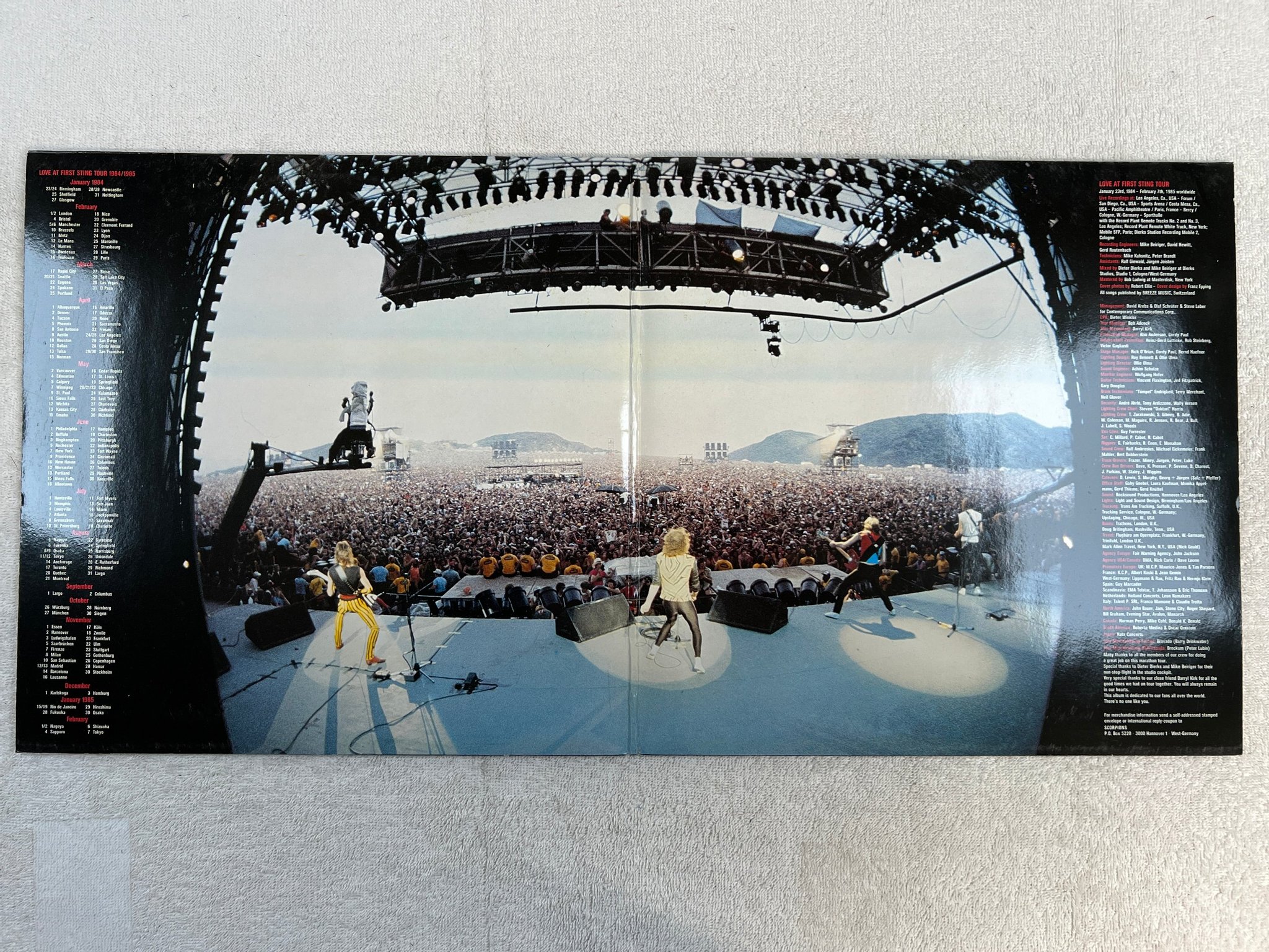 Omslagsbild för skivan SCORPIONS world wide live 2xLP -85 EEC HARVEST incl. POSTER 