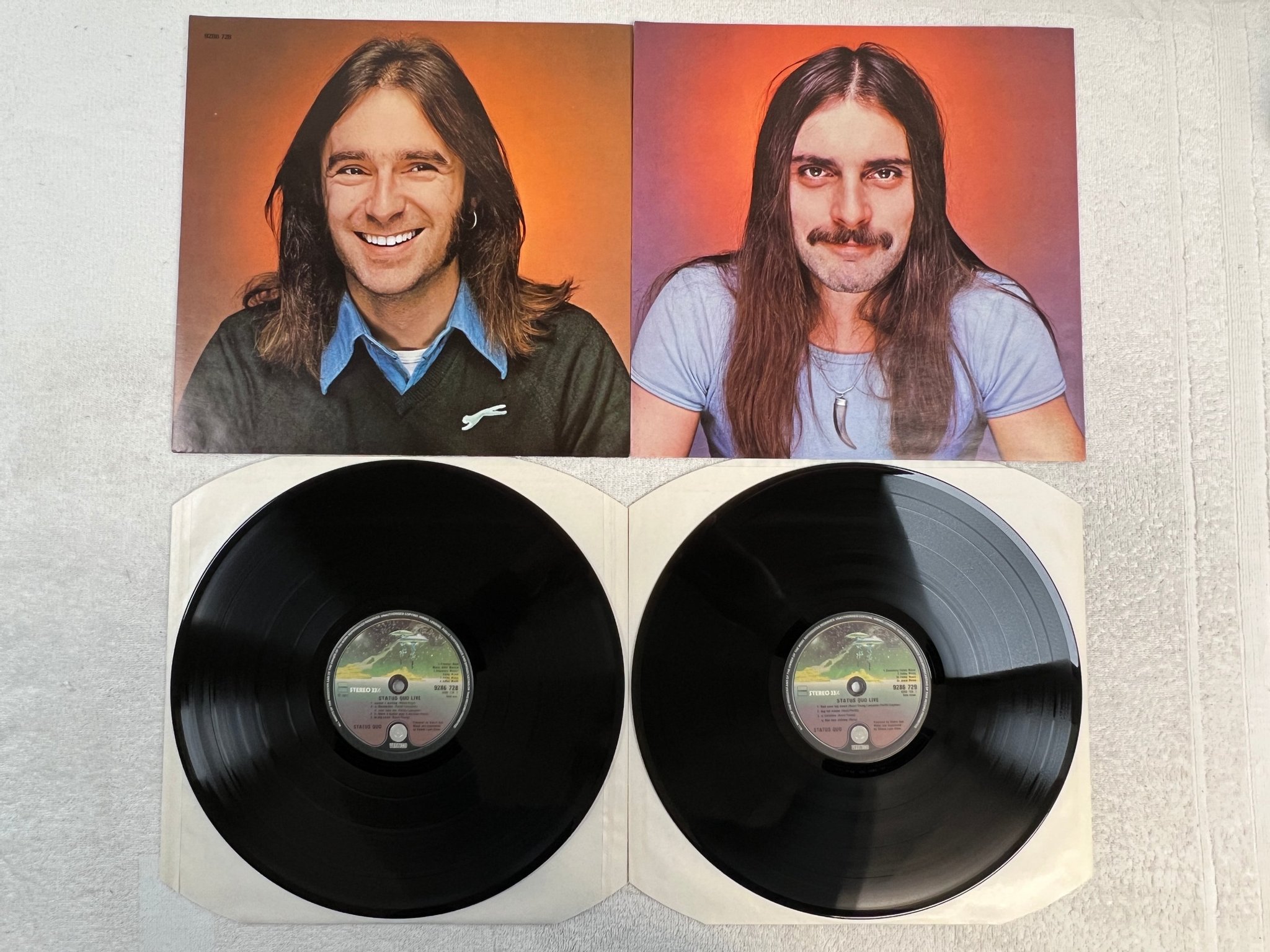 Omslagsbild för skivan STATUS QUO live 2xLP Hol VERTIGO 9286728